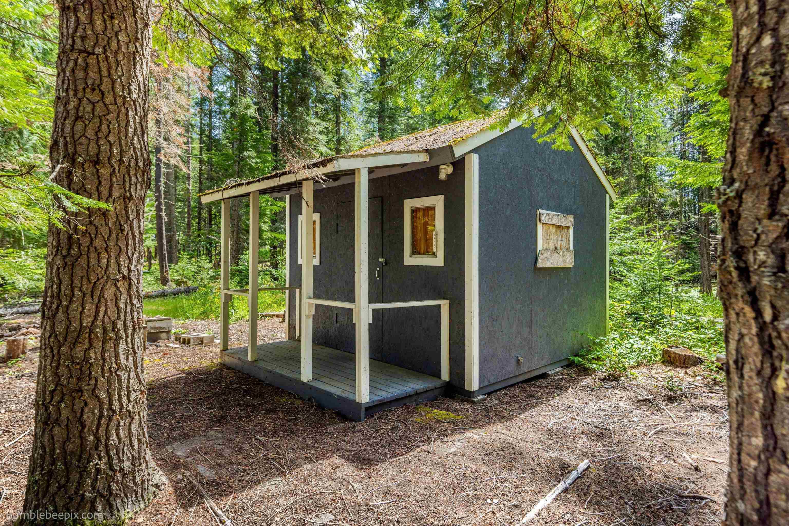 761 Larch Ln, Cusick, WA 99119