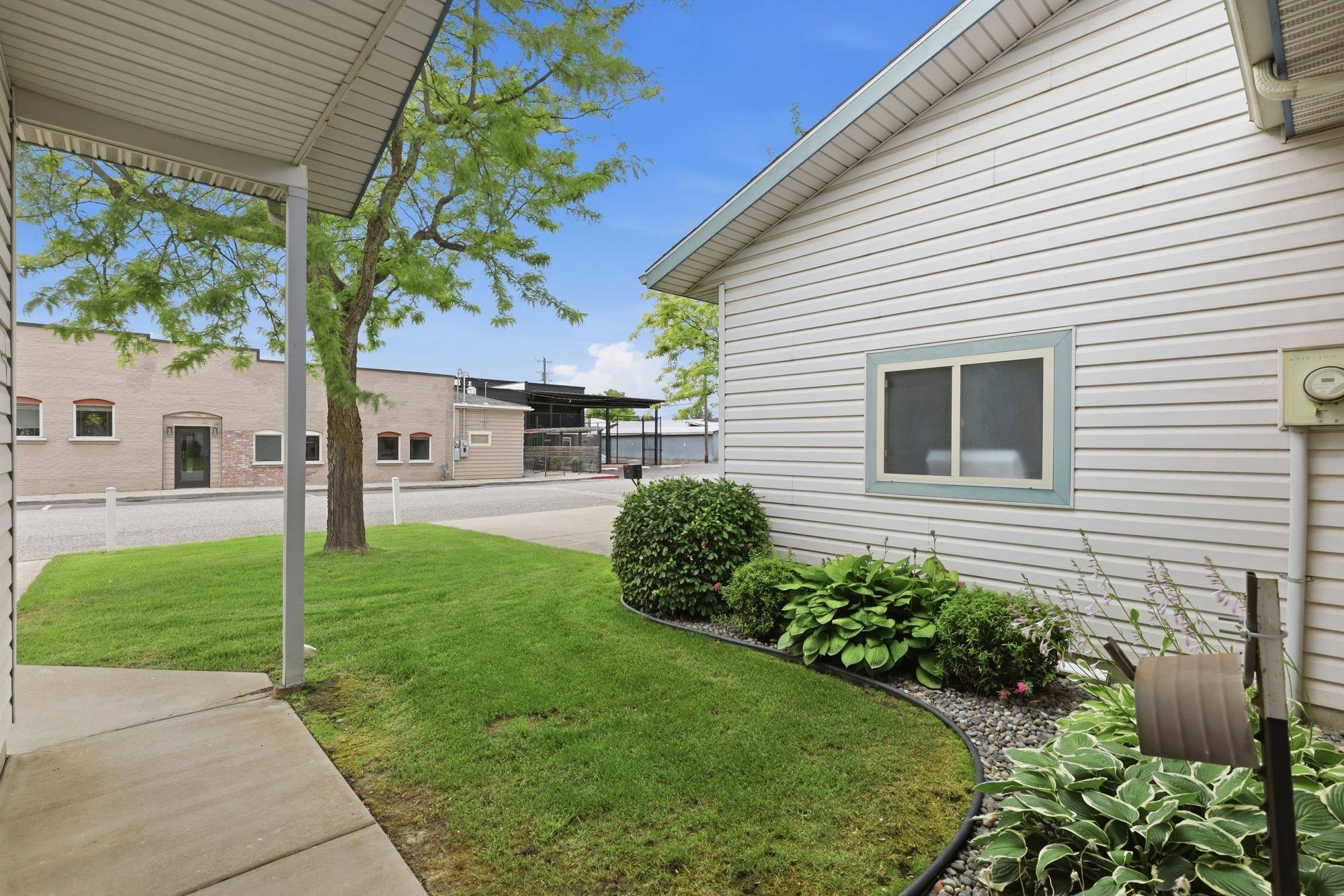 102 N 4th St #E, Chewelah, WA 99109