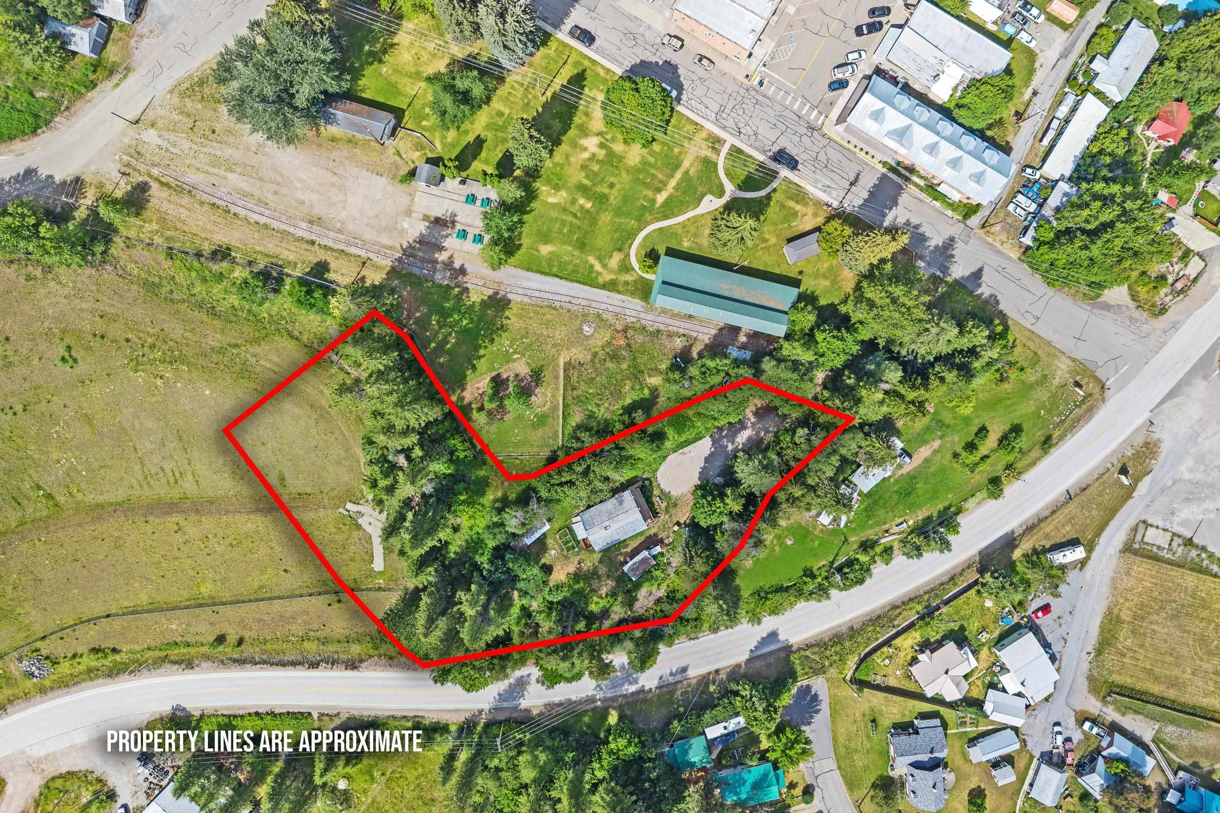 102 Washington St, Metaline Falls, WA 99153