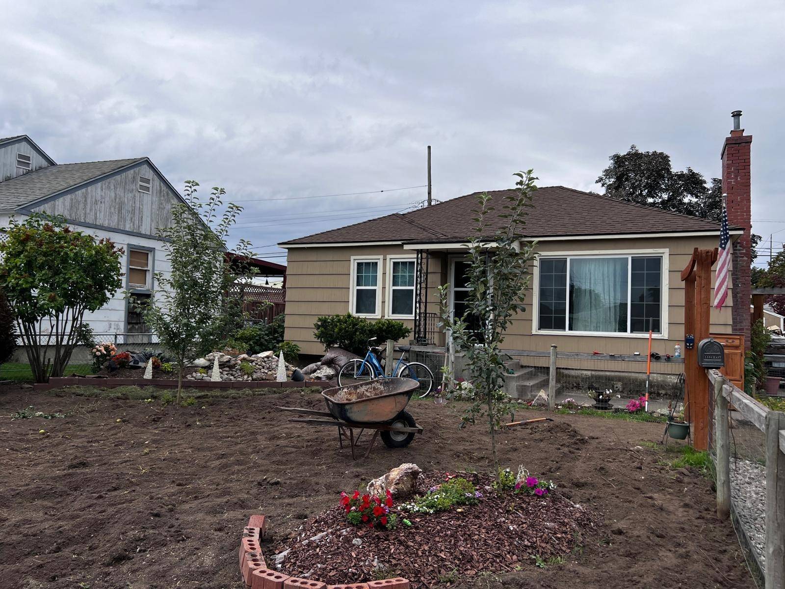 1406 E Rockwell Ave, Spokane, WA 99207