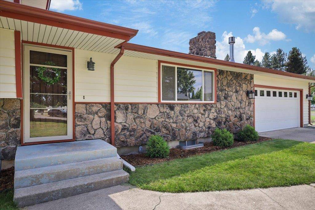 509 S Cavalier Ct, Greenacres, WA 99016