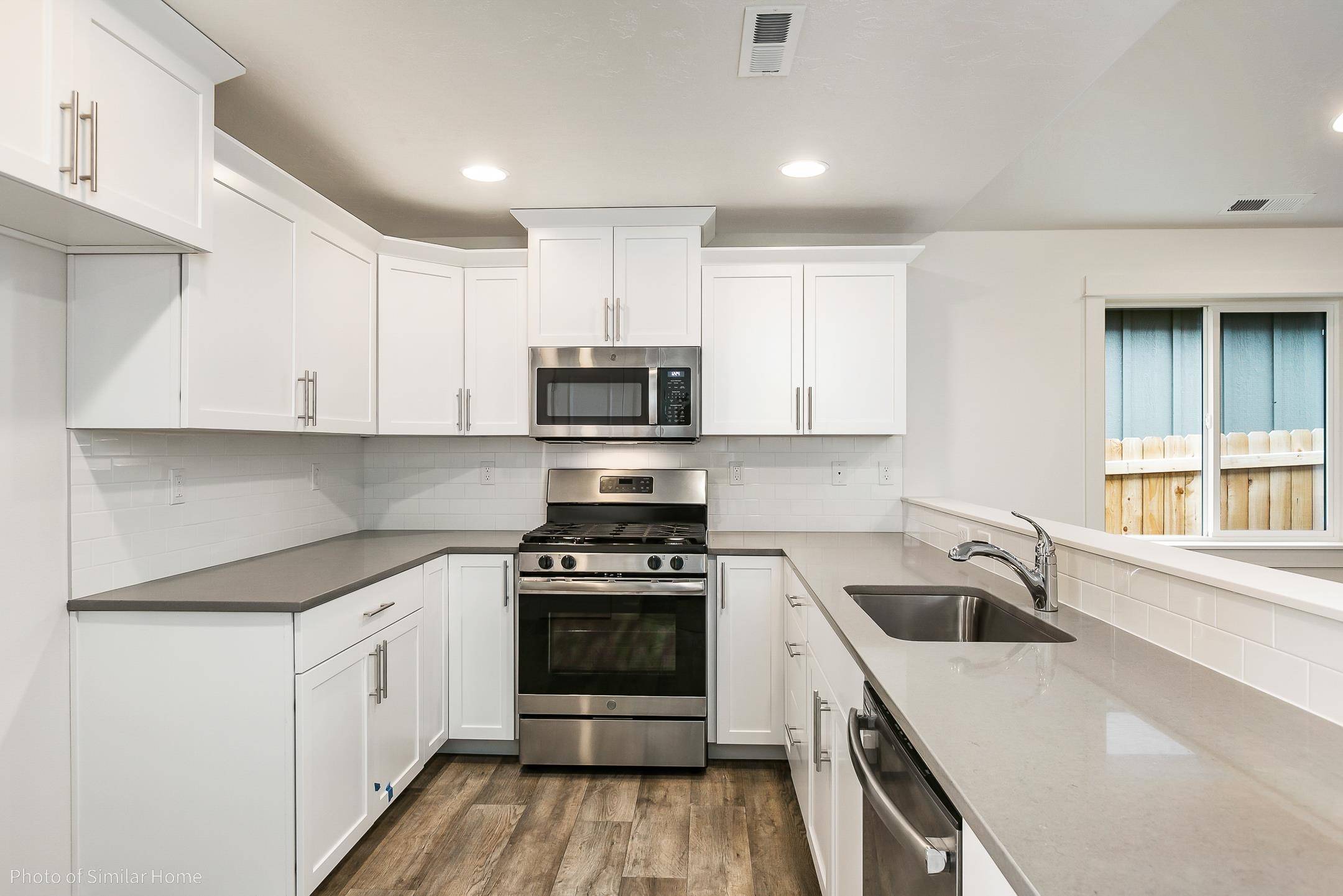514 N Viewmont Ct #Arlington, Greenacres, WA 99016