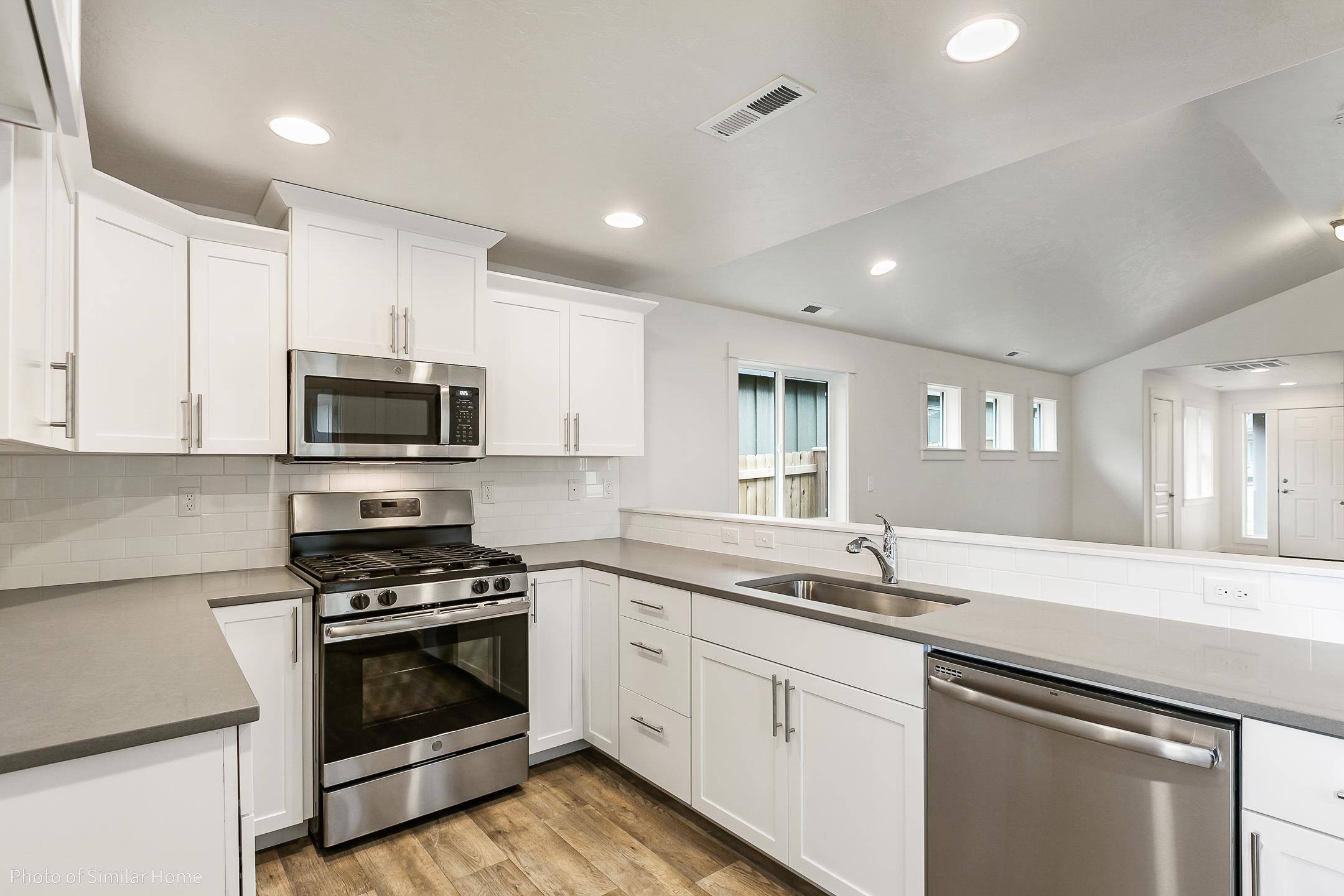 514 N Viewmont Ct #Arlington, Greenacres, WA 99016