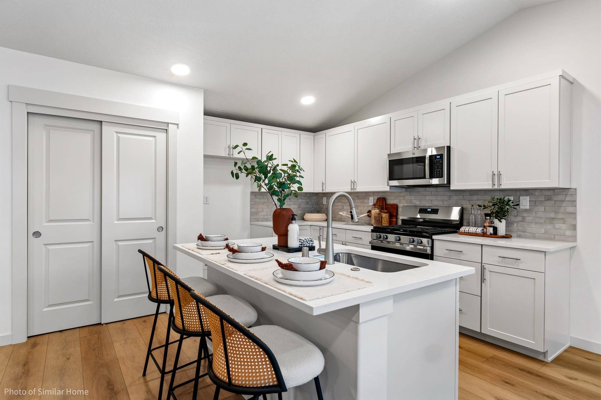 516 N Viewmont Ct #Edgewood, Greenacres, WA 99016