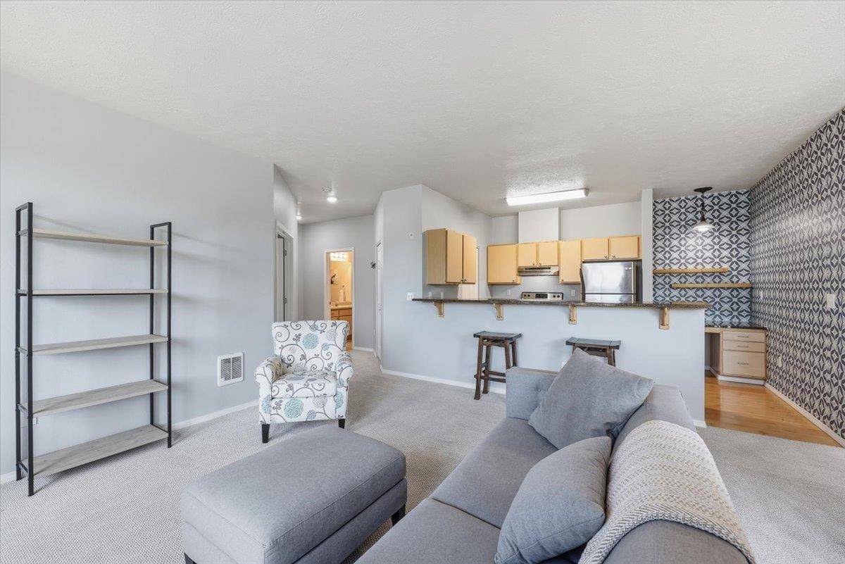 22855 E Country Vista Dr #Unit 419, Liberty Lake, WA 99019