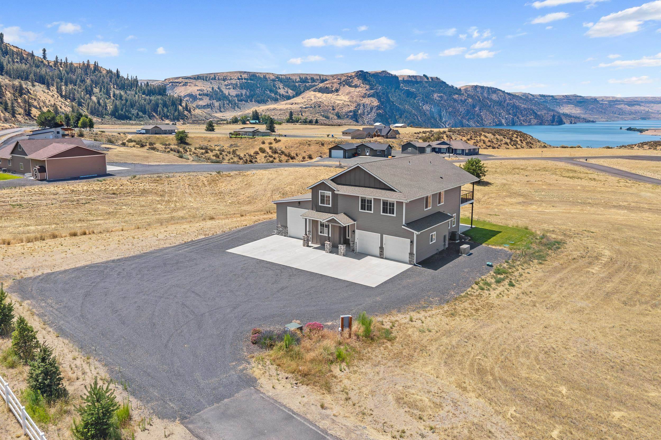 44205 N Tyax Ln, Wilbur, WA 99185