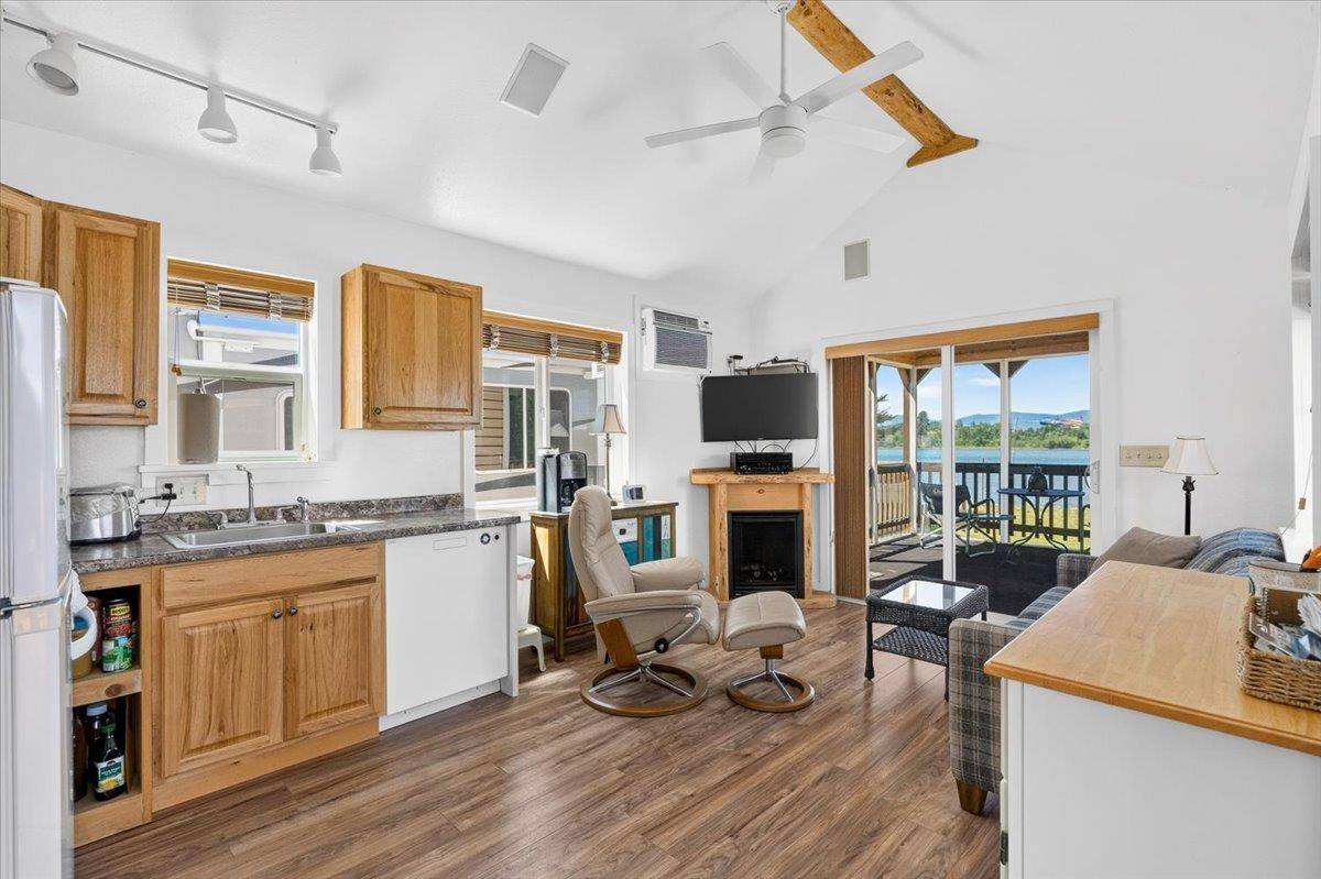 455 Guinevere Dr, Usk, WA 99180