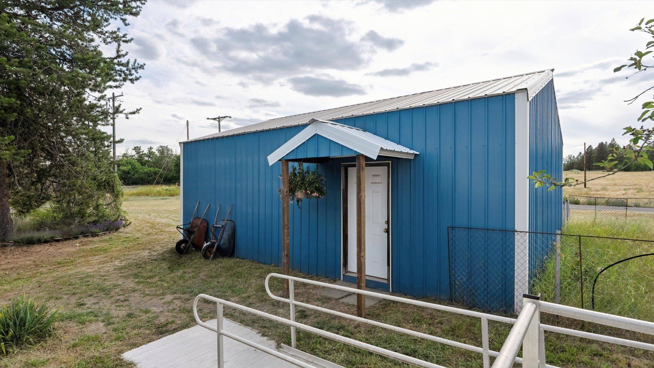 10911 E Laurel Rd, Elk, WA 99009