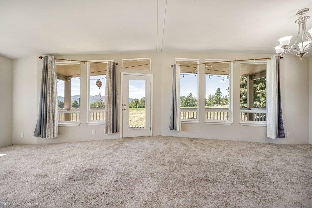 2358 B Burnt Valley Rd, Chewelah, WA 99109