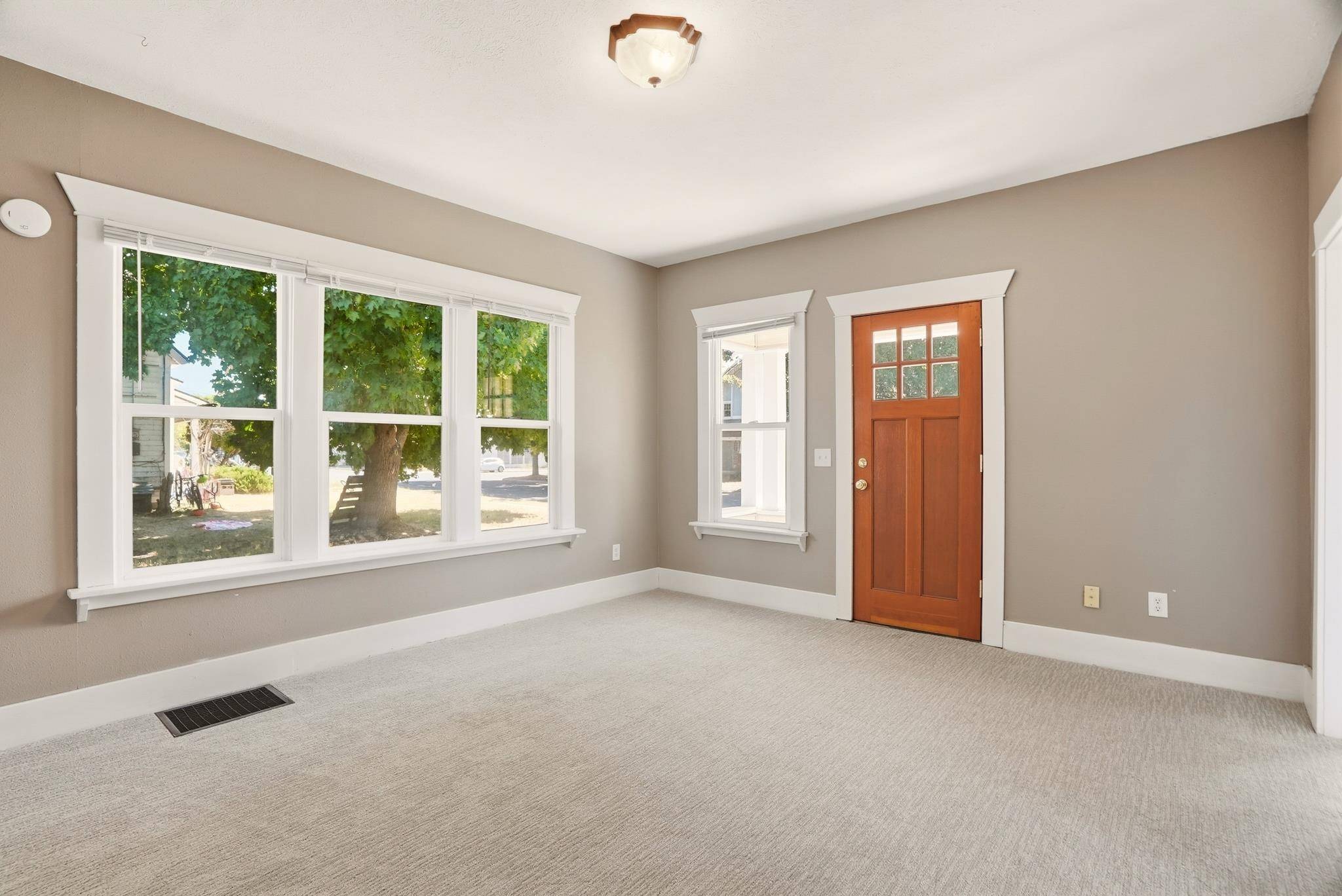 114 2nd St, Cheney, WA 99004