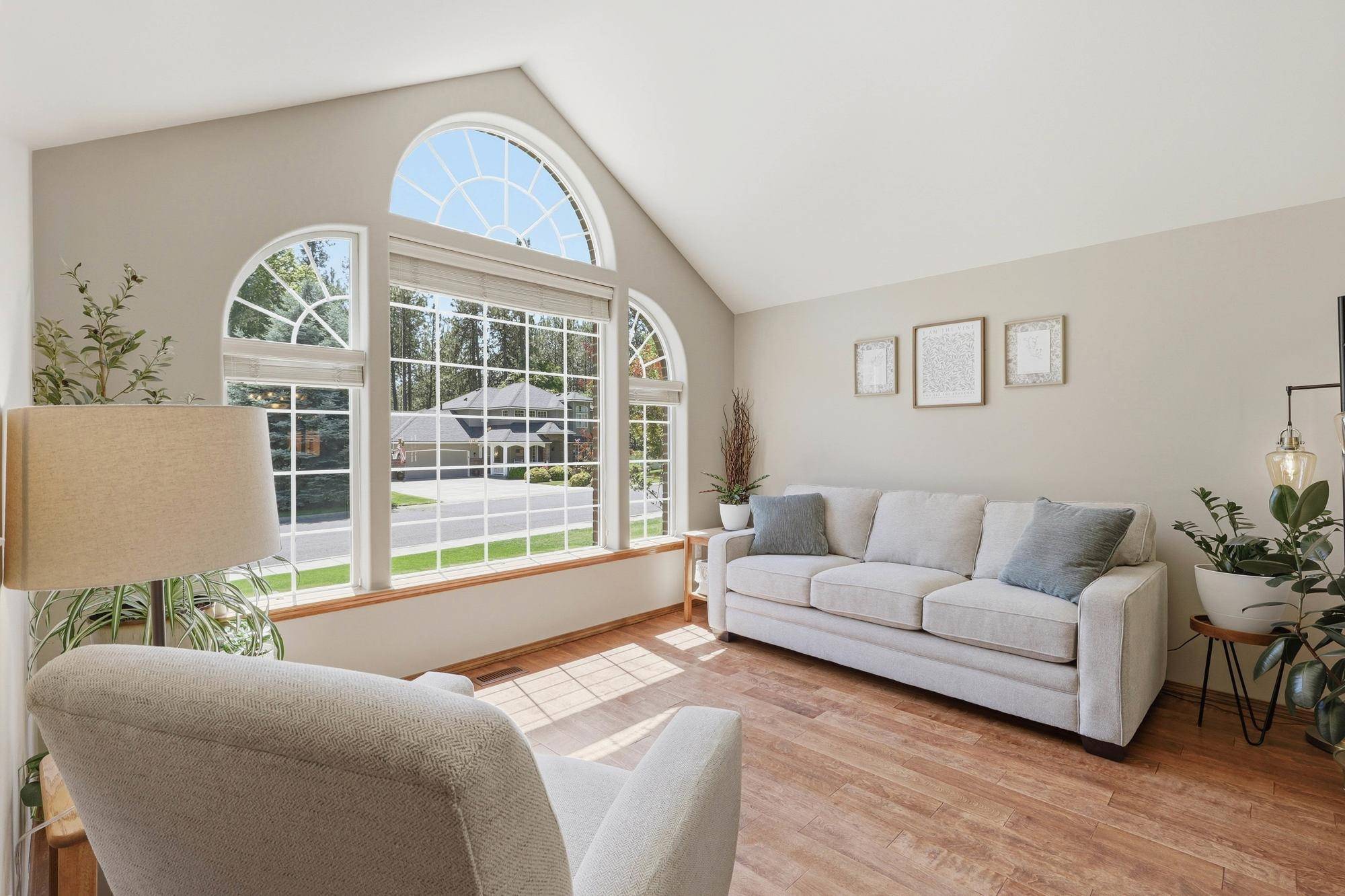 1013 E Blackhawk Dr, Spokane, WA 99208