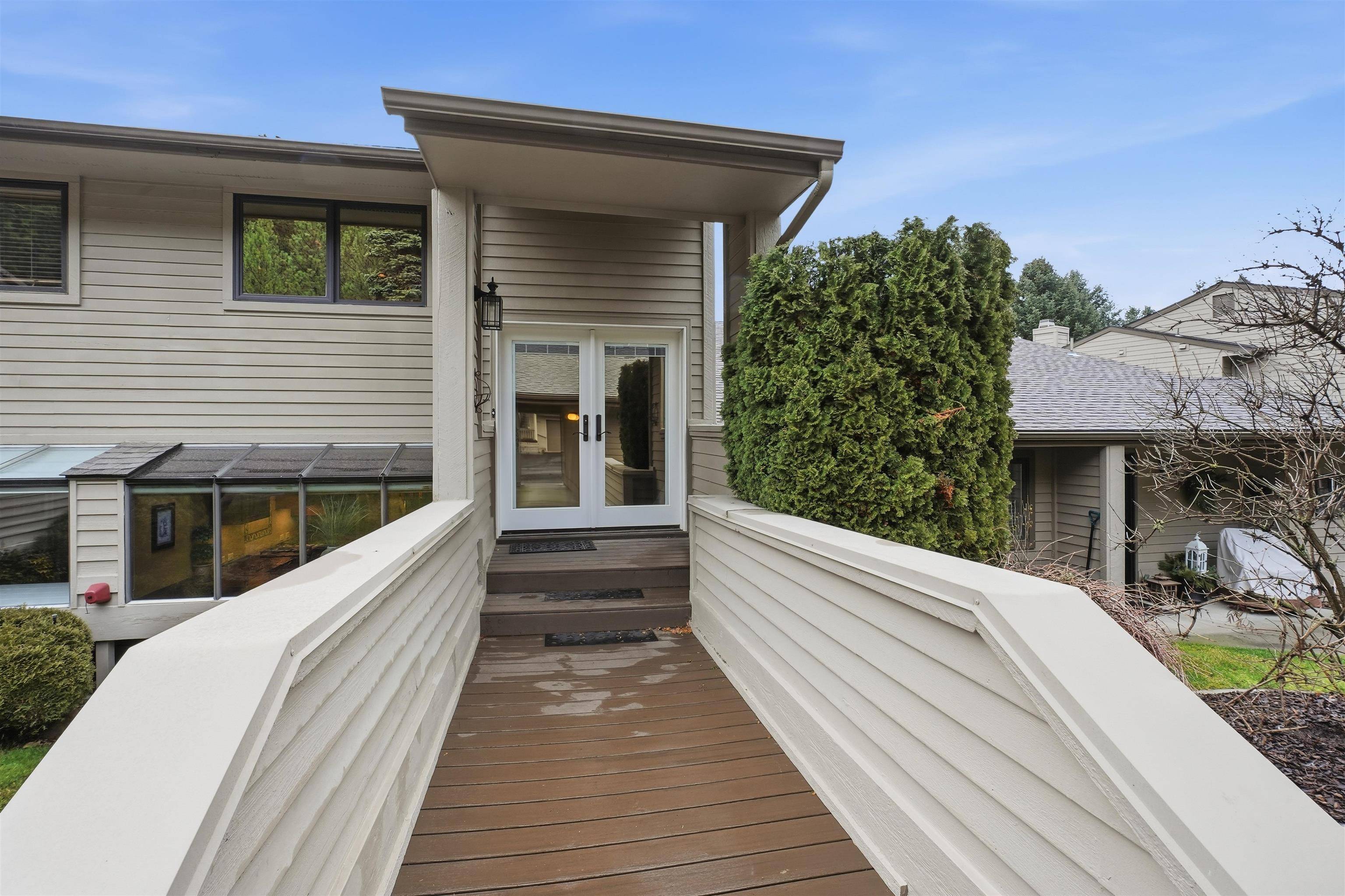 22813 E CLEARWATER Ln, Liberty Lake, WA 99019