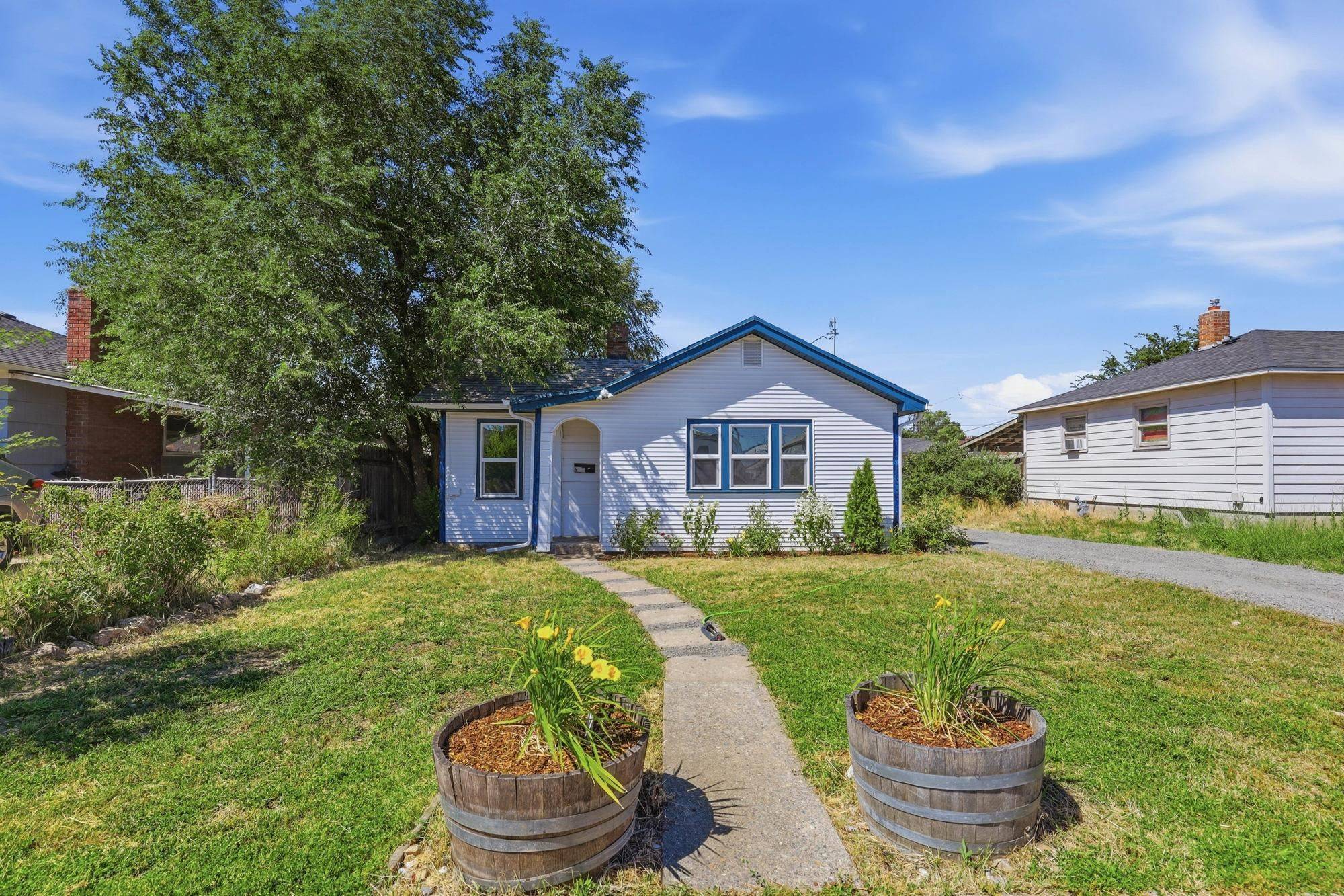 923 E Courtland Ave, Spokane, WA 99207