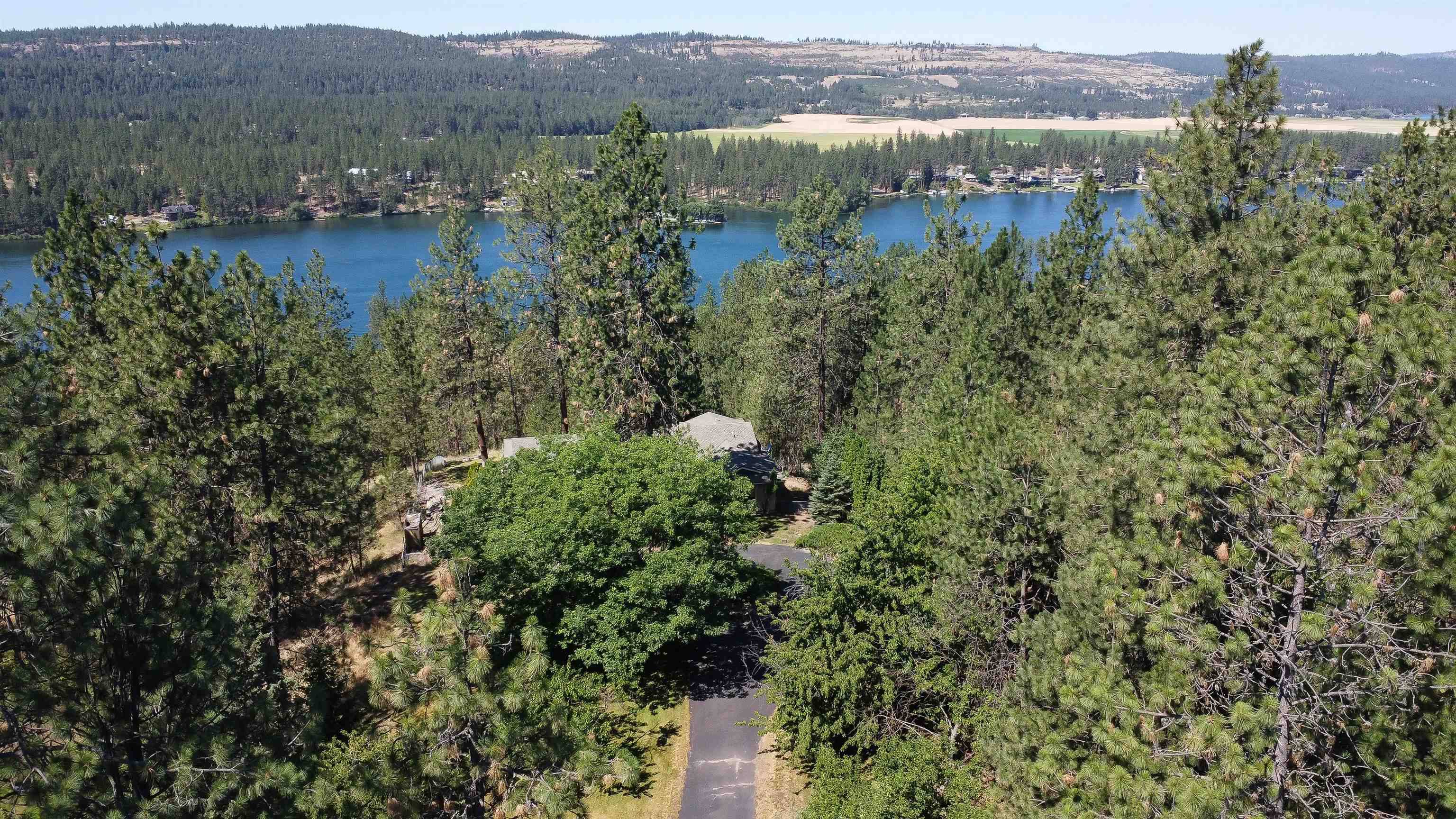 16905 N Mockingbird Ct, Nine Mile Falls, WA 99026
