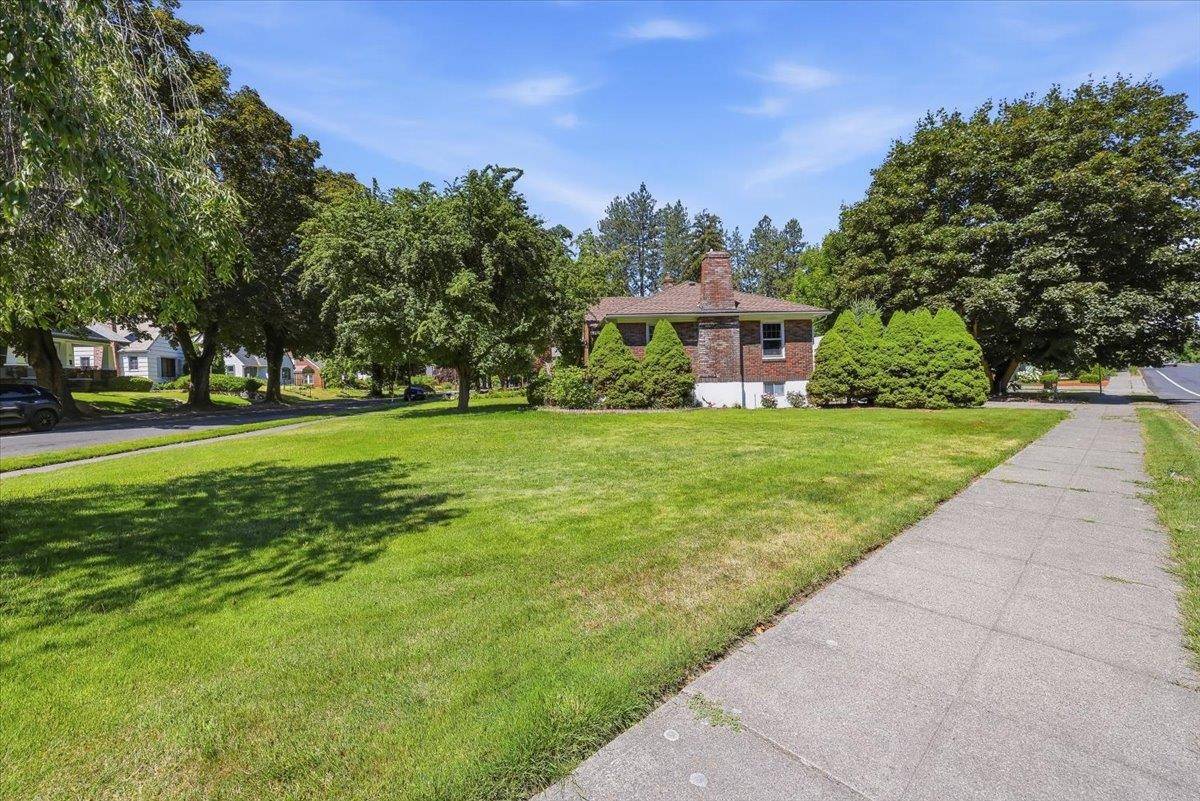 1027 E 17th Ave, Spokane, WA 99203