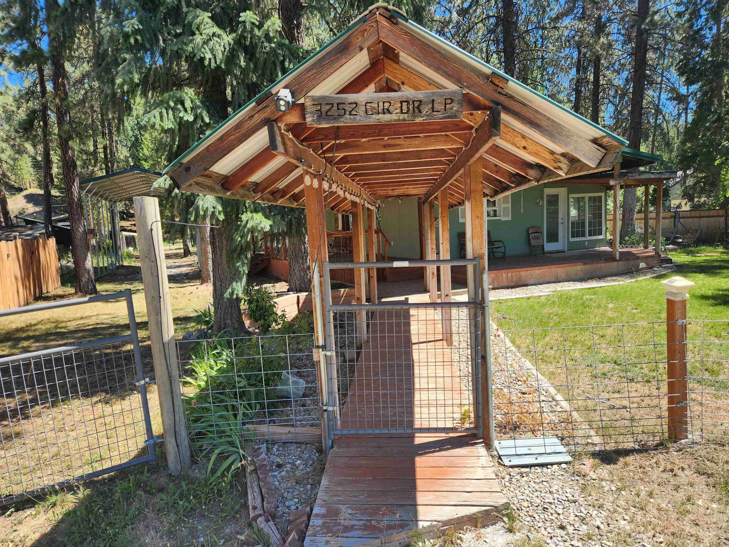 3252 Circle Dr, Valley, WA 99181