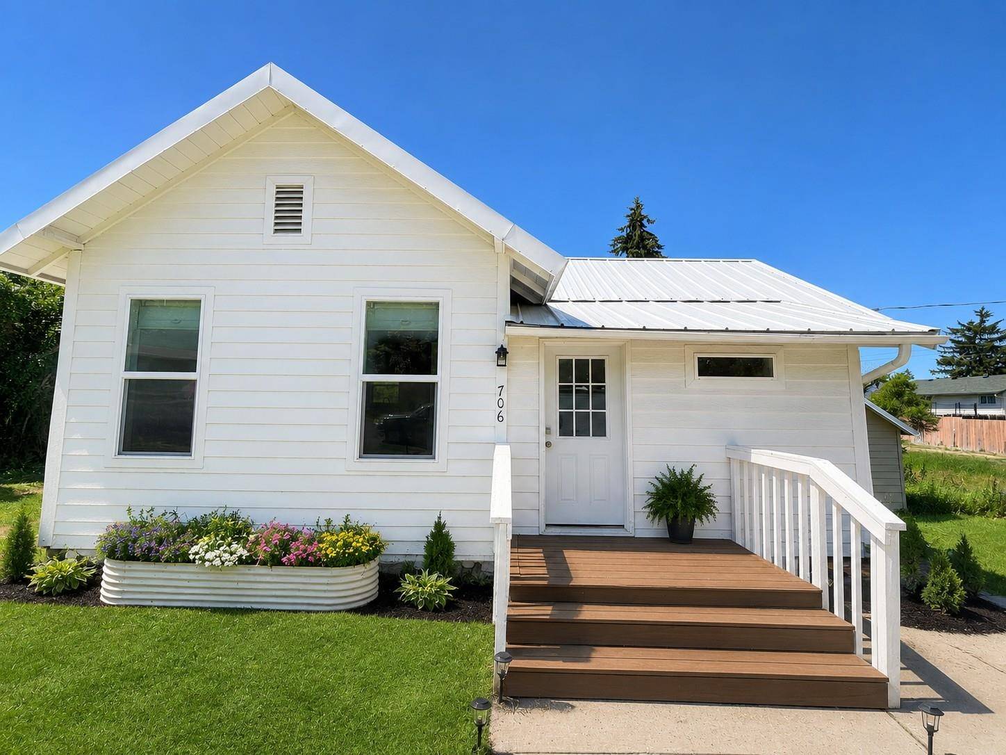 706 11th St, Davenport, WA 99122