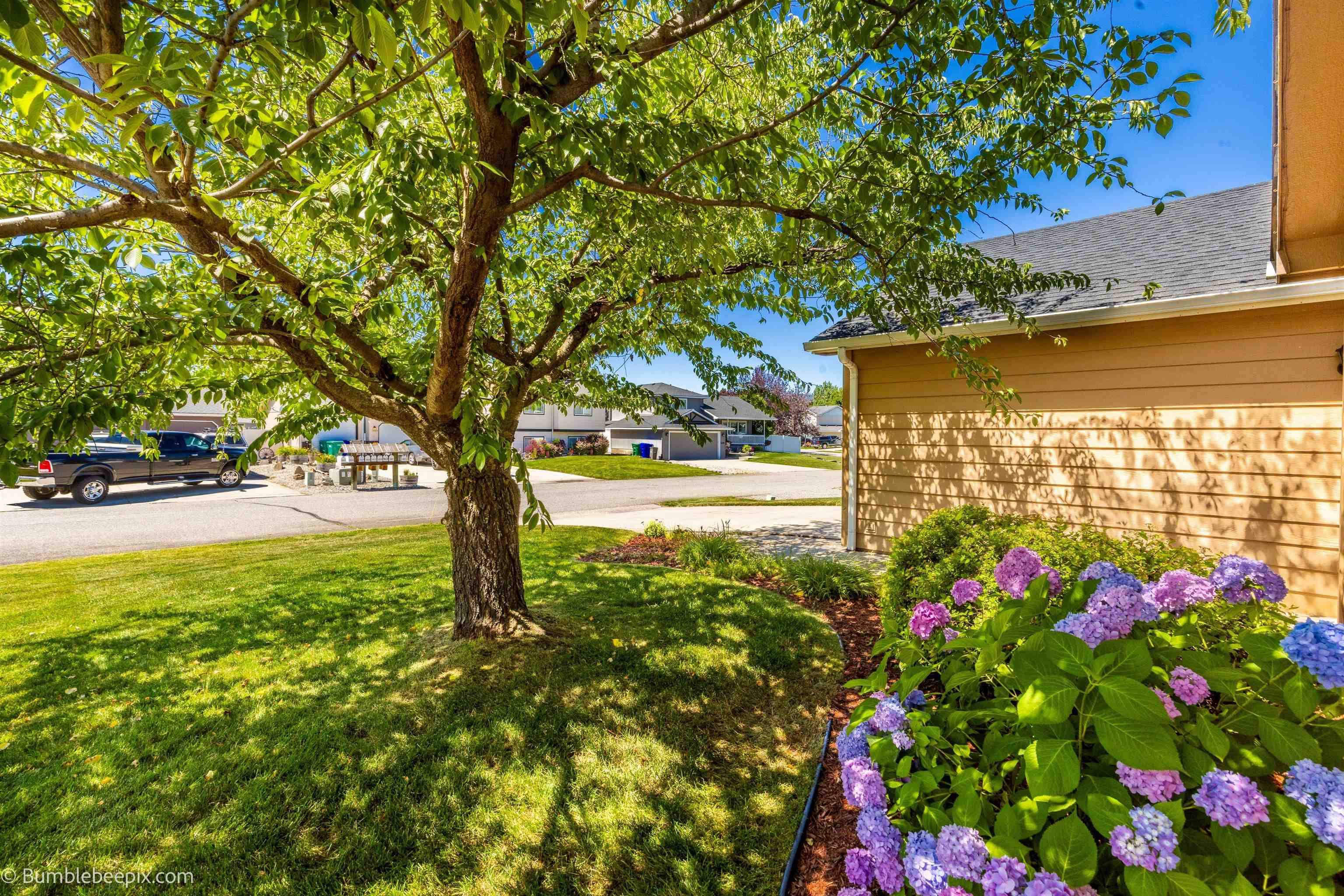 1620 N Rio Grande Ln, Greenacres, WA 99016