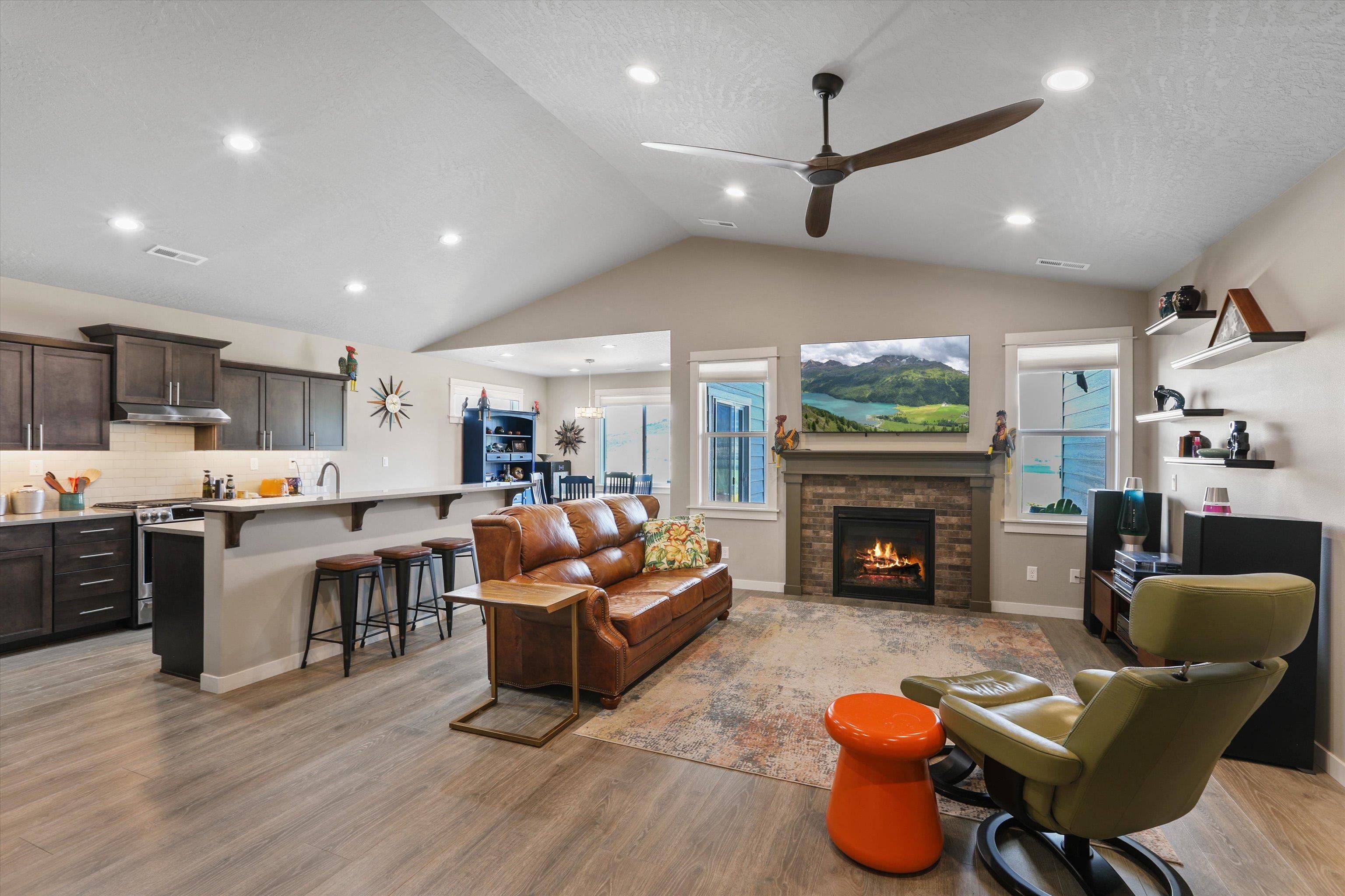 1819 S Donwood St, Greenacres, WA 99016
