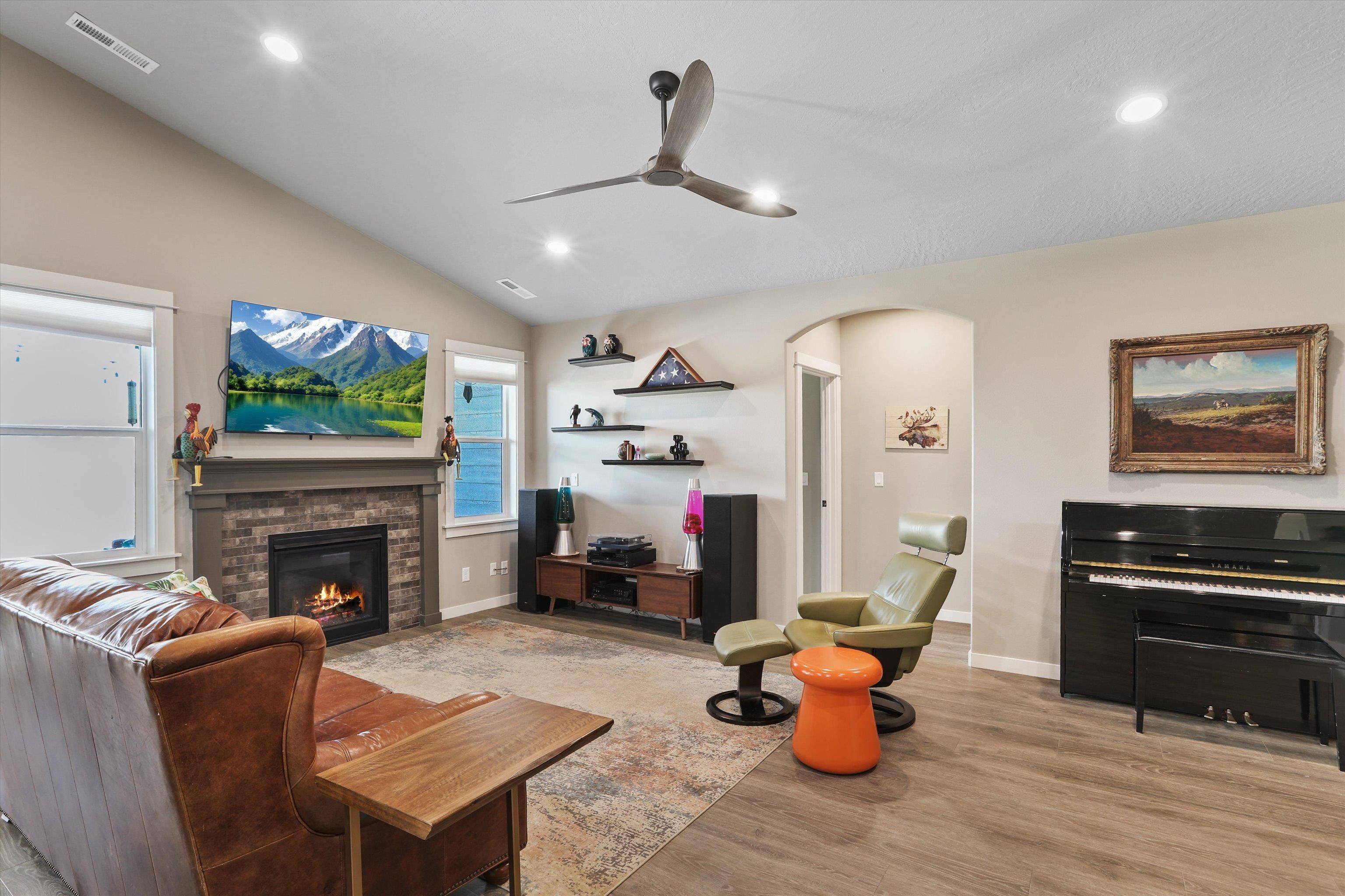 1819 S Donwood St, Greenacres, WA 99016