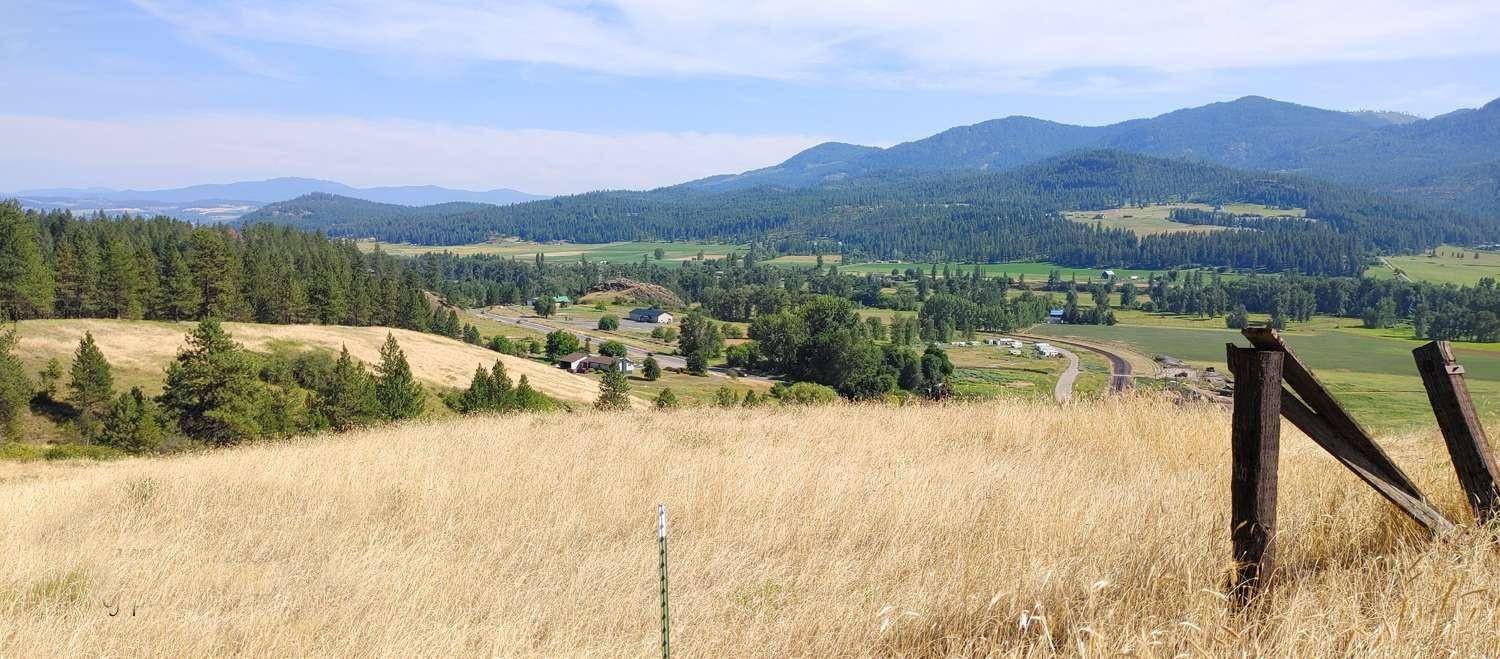 700 Pingston Creek Rd, Kettle Falls, WA 99141