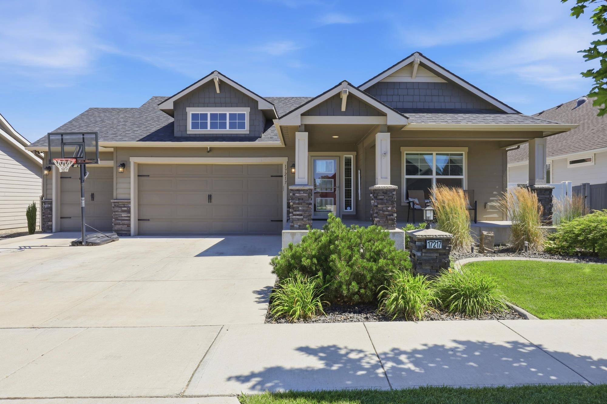 17217 E 17th Ave, Greenacres, WA 99016
