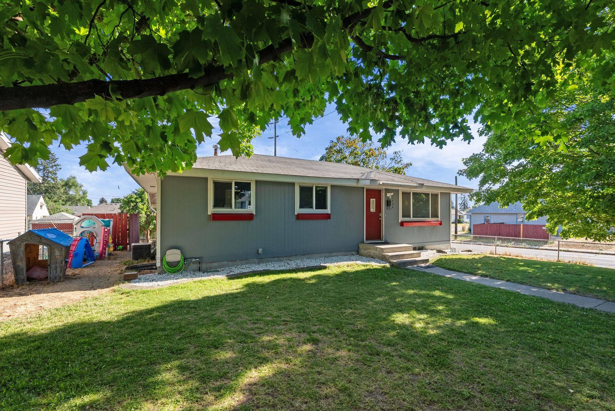 1404 E Gordon Ct, Spokane, WA 99207