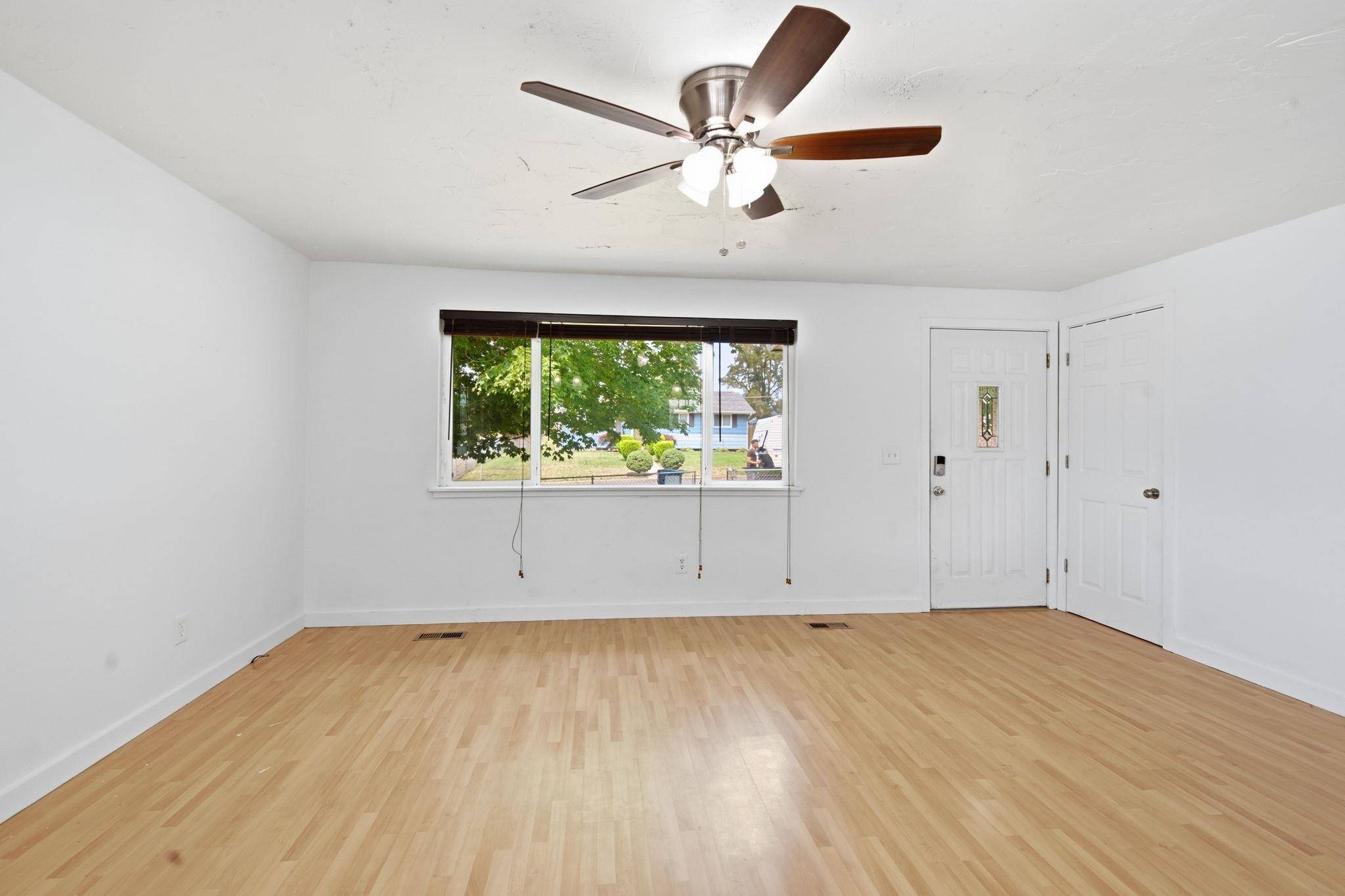 1404 E Gordon Ct, Spokane, WA 99207