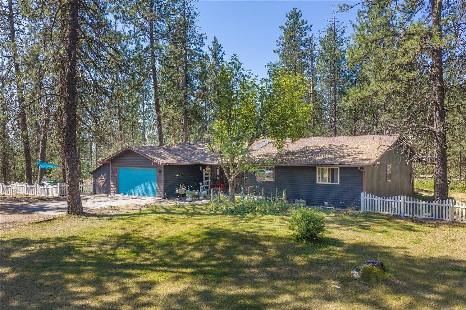 25311 N Lords Ln, Chattaroy, WA 99003