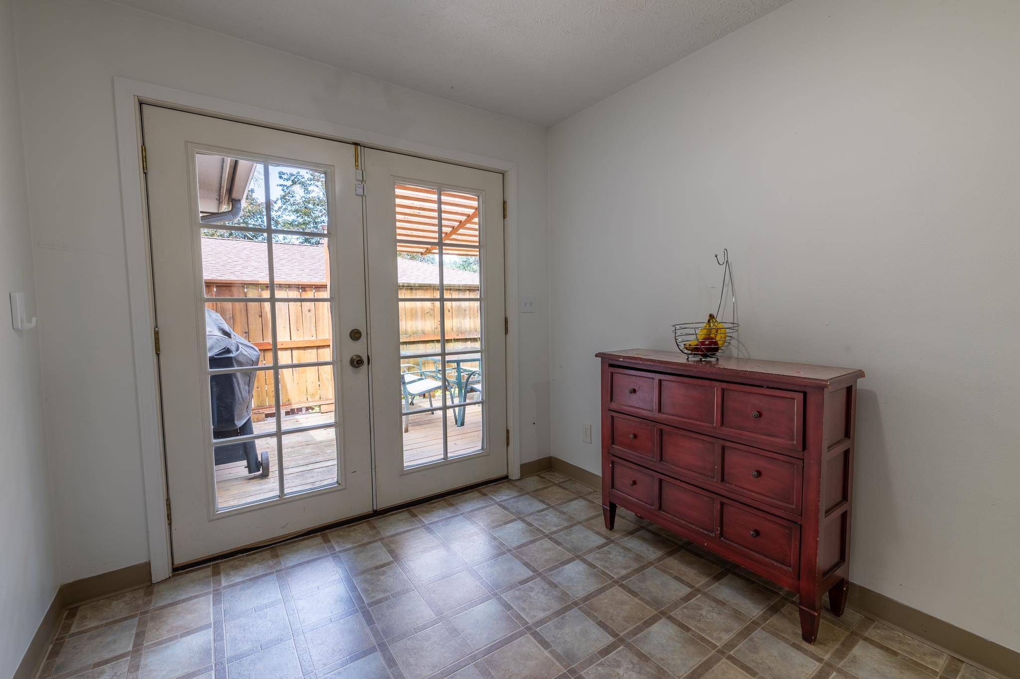 5211 W Myrtlewood Ct, Spokane, WA 99208