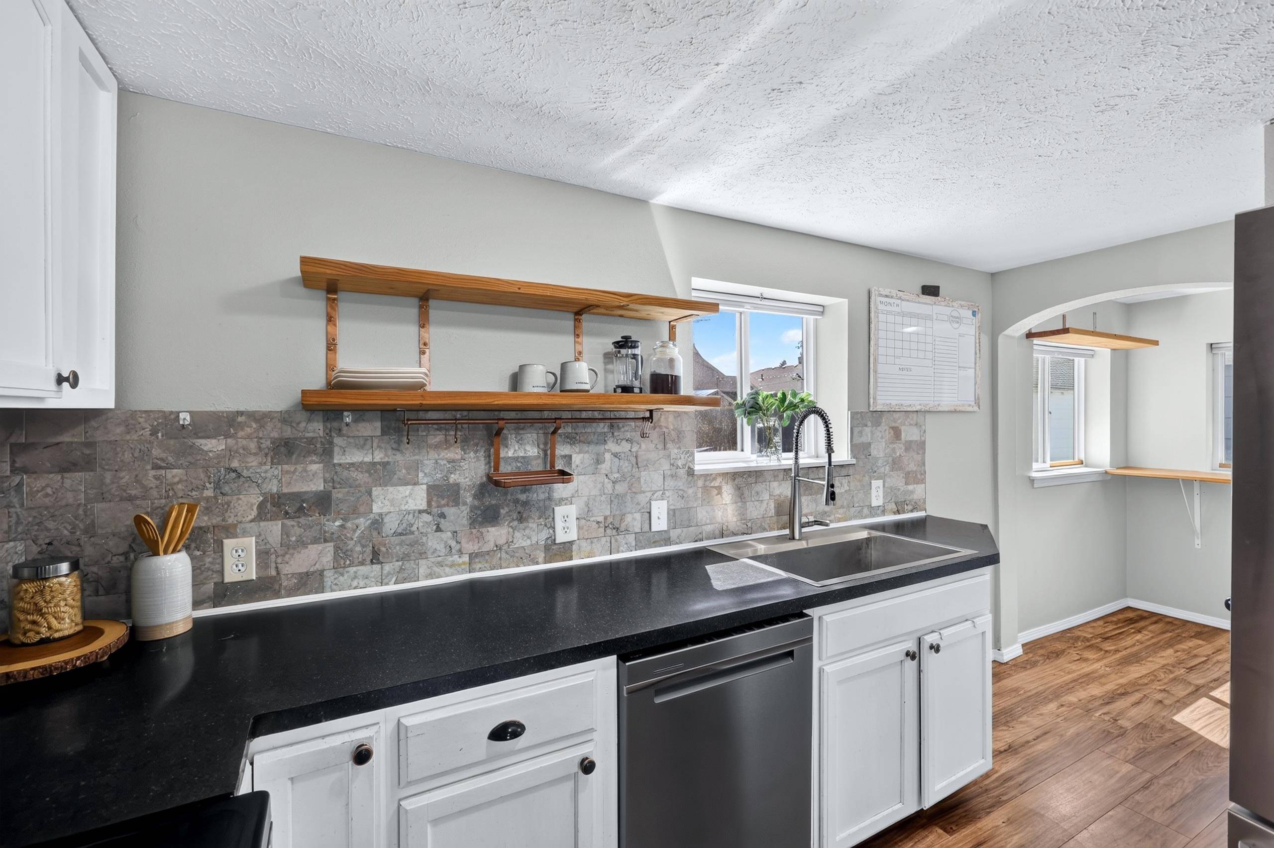2422 N WALL St, Spokane, WA 99205