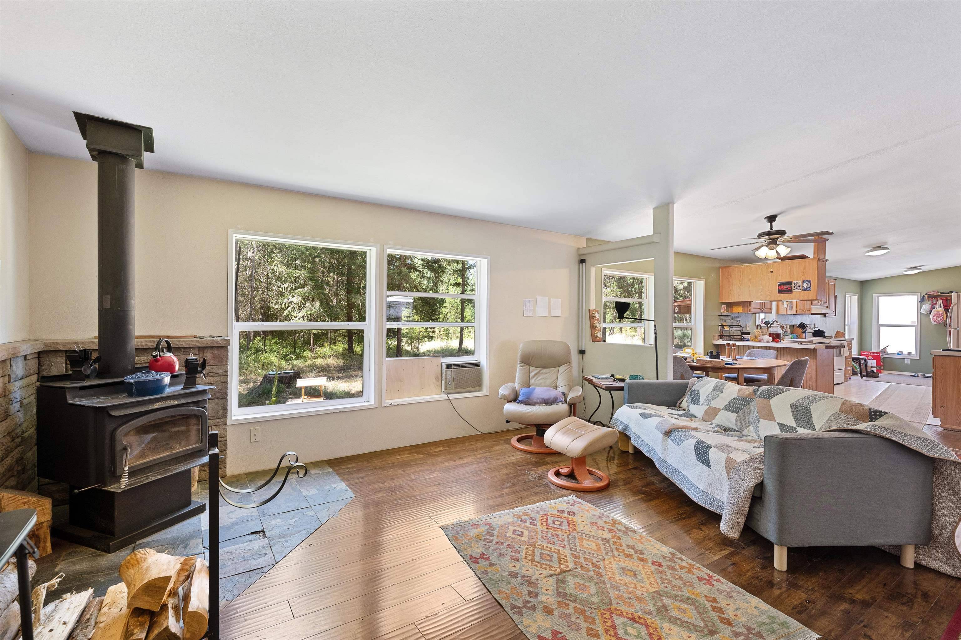 8421 E Elk Chattaroy Rd, Chattaroy, WA 99003