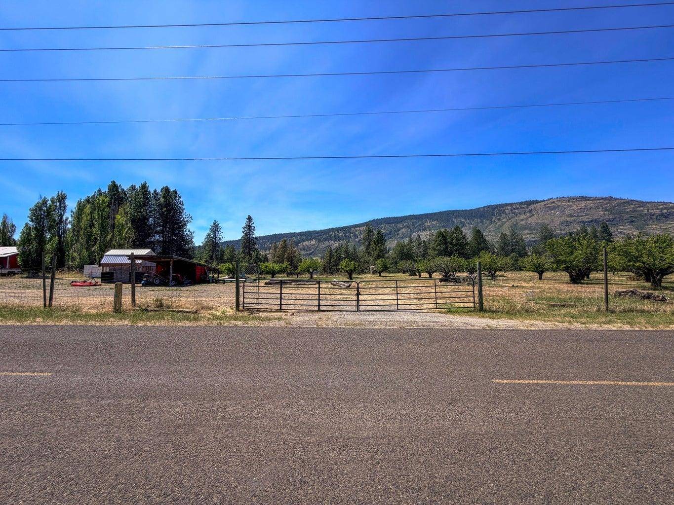 1250 Peachcrest Rd, Kettle Falls, WA 99141