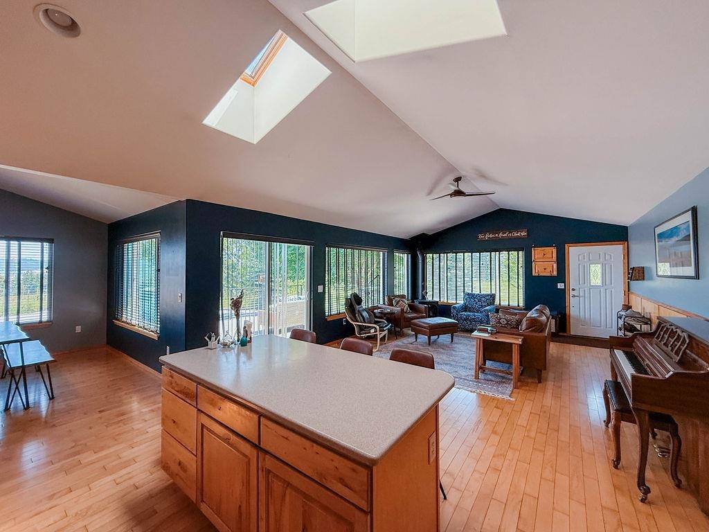 917B Philpott Rd, Colville, WA 99114