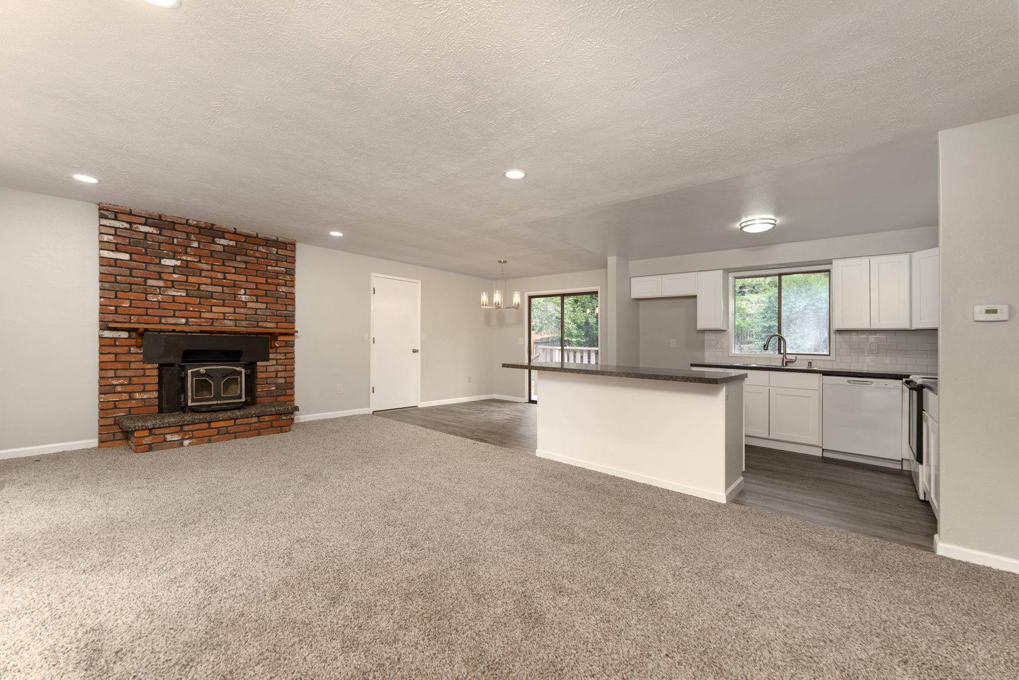 117 E Franklin Dr, Nine Mile Falls, WA 99026