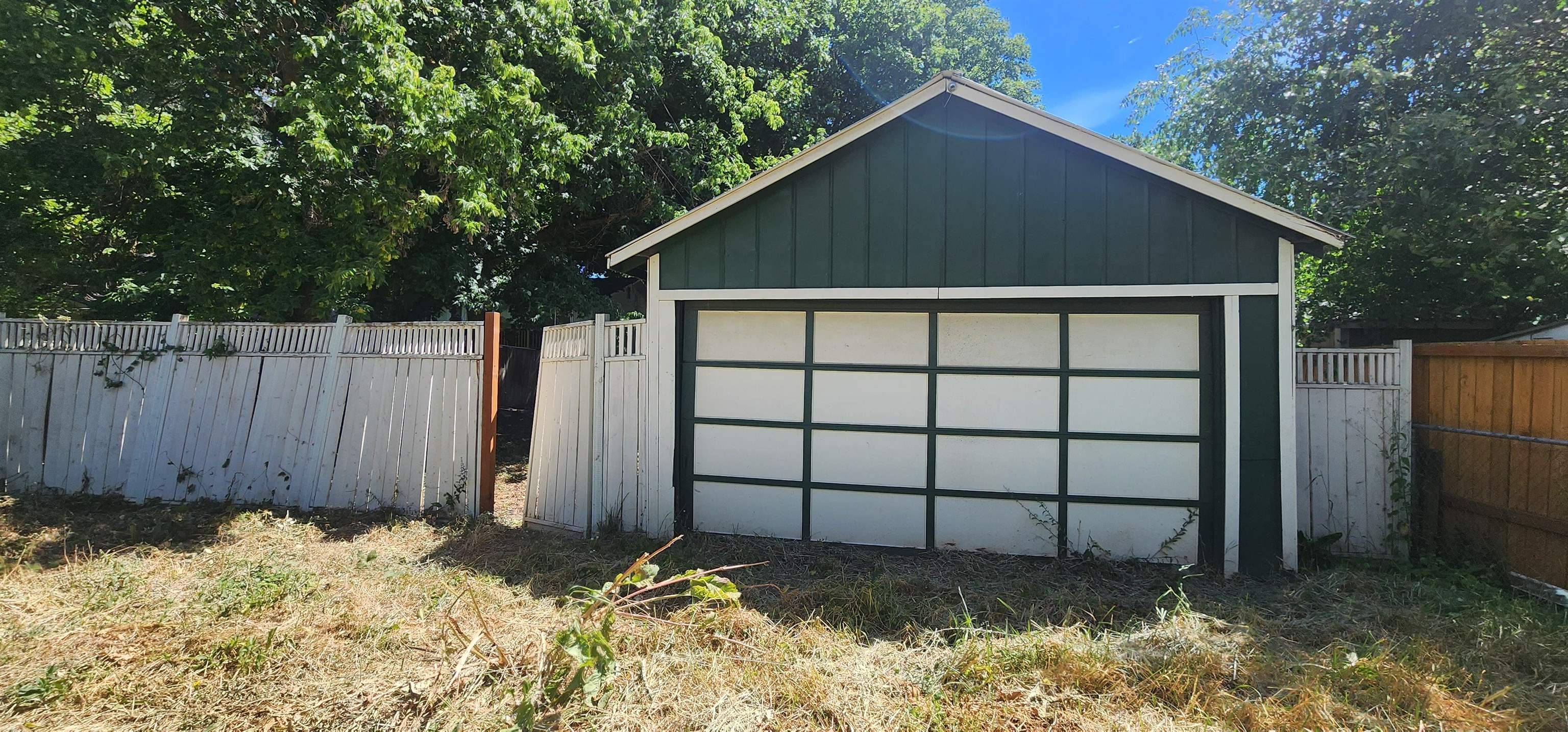 806 S Greene St, Spokane, WA 99202