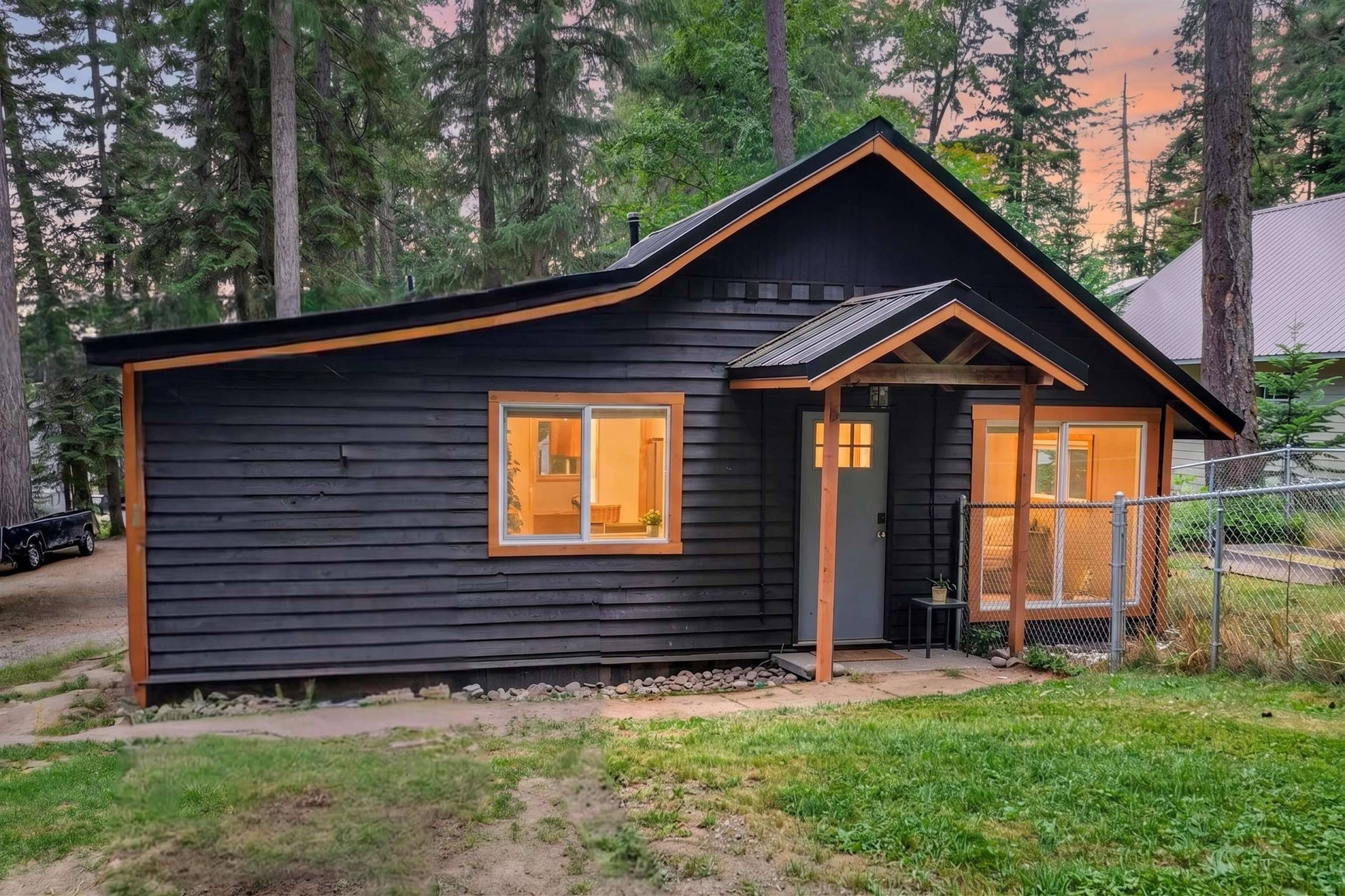 13908 N East Newman Lake Dr, Newman Lake, WA 99025