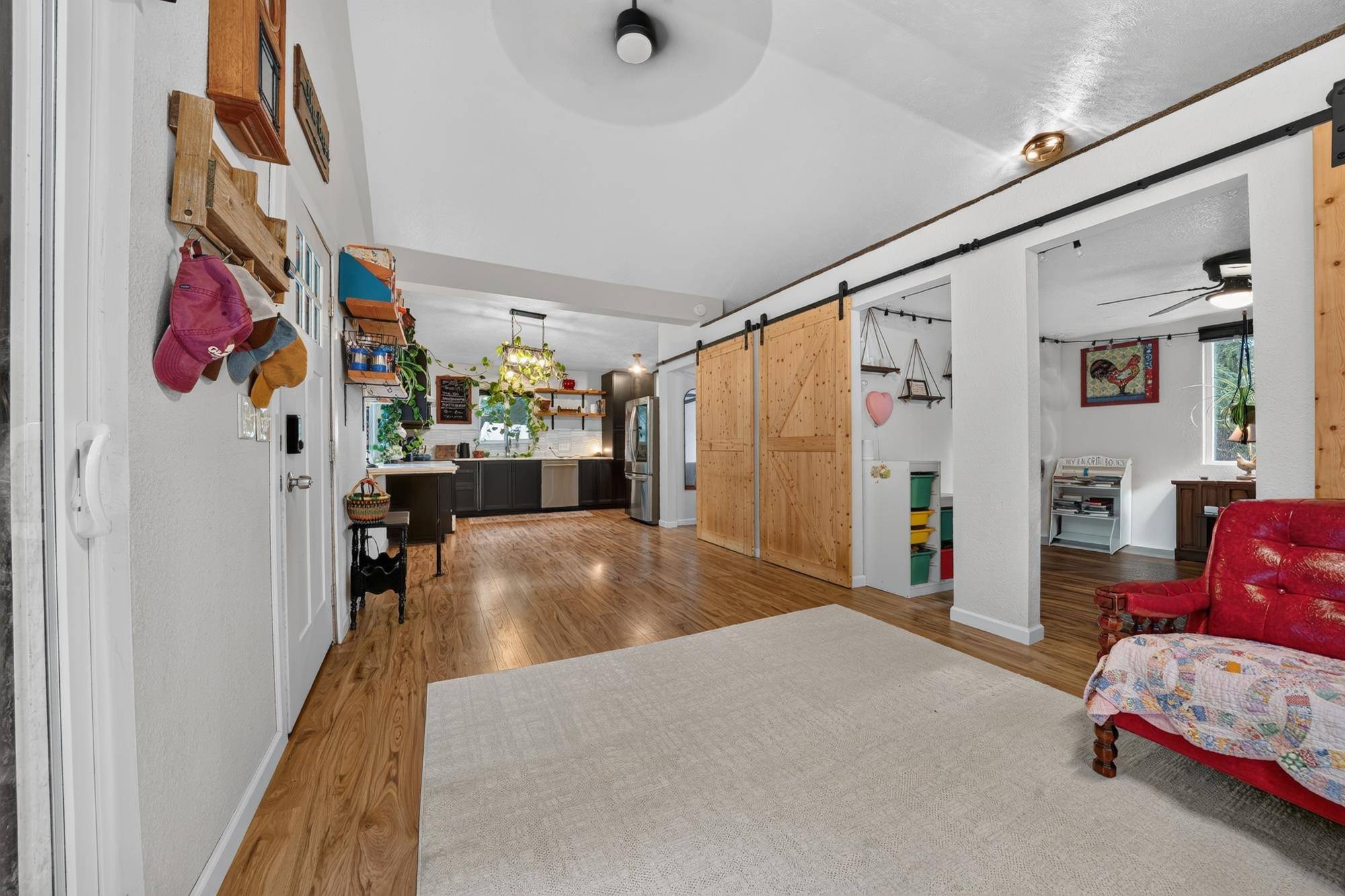 13908 N East Newman Lake Dr, Newman Lake, WA 99025