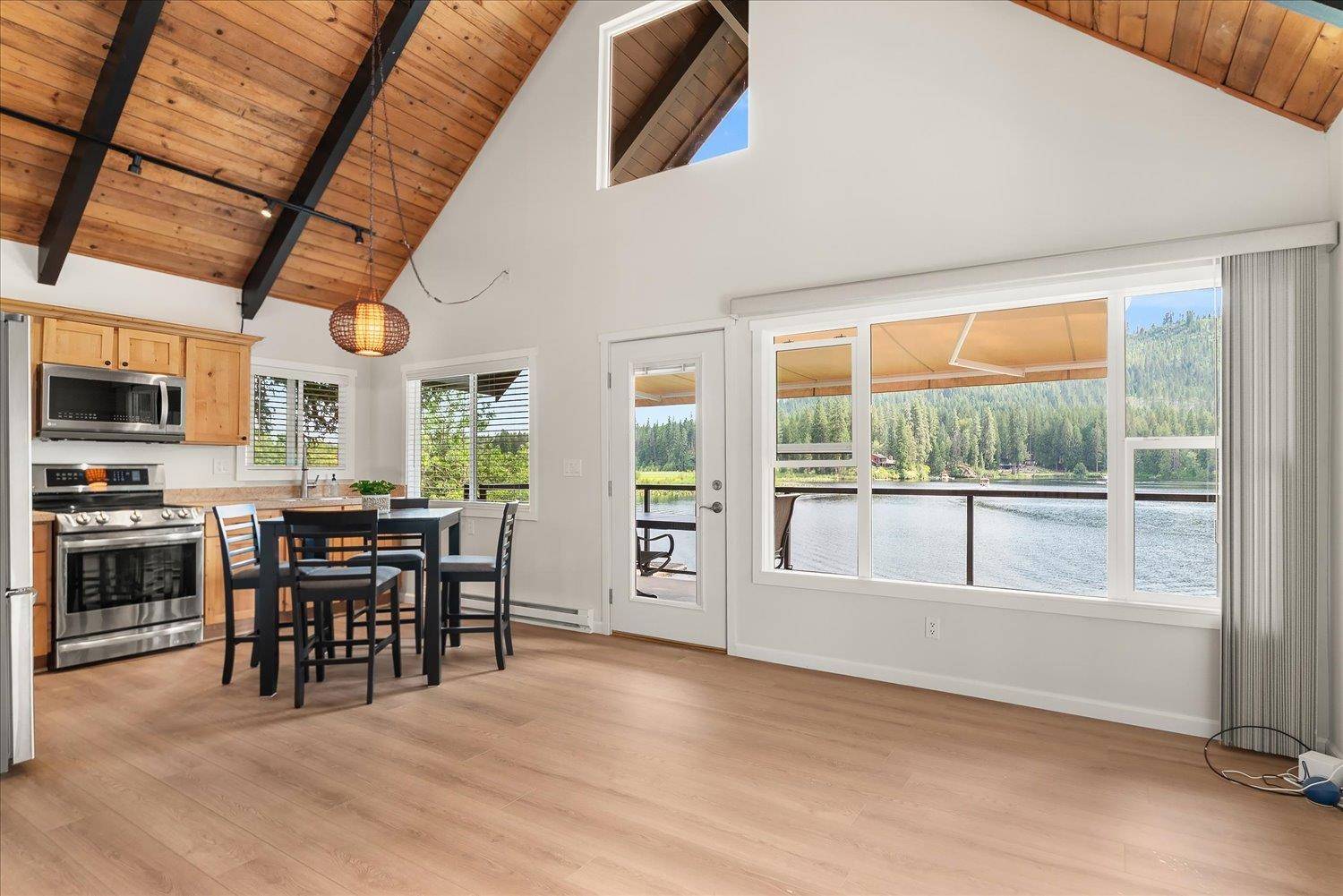 91 Viewpoint Rd, Newport, WA 99156