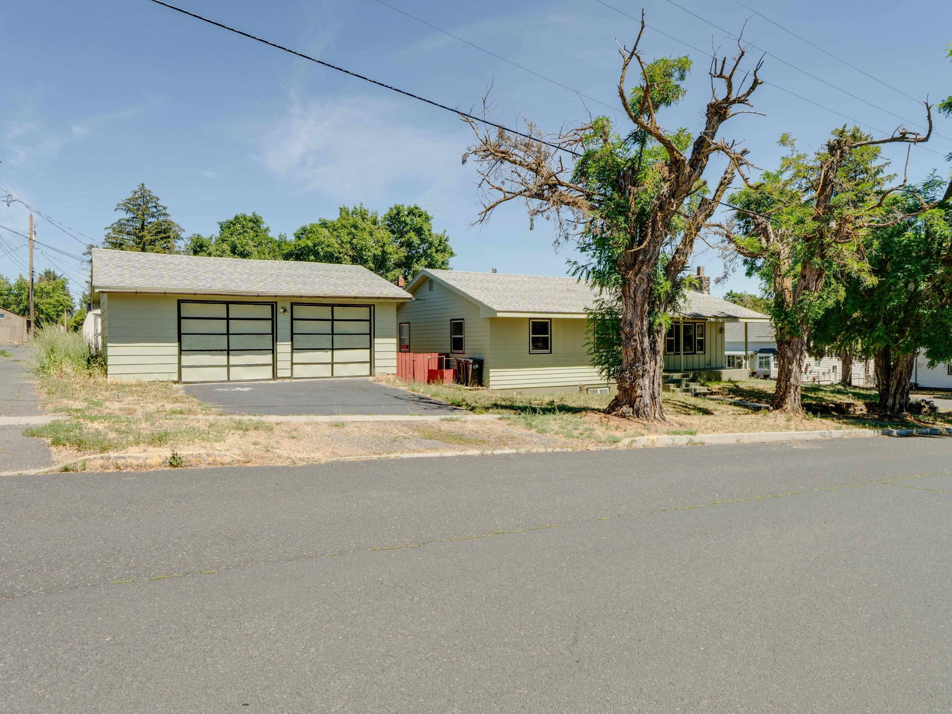 104 3rd St, Cheney, WA 99004