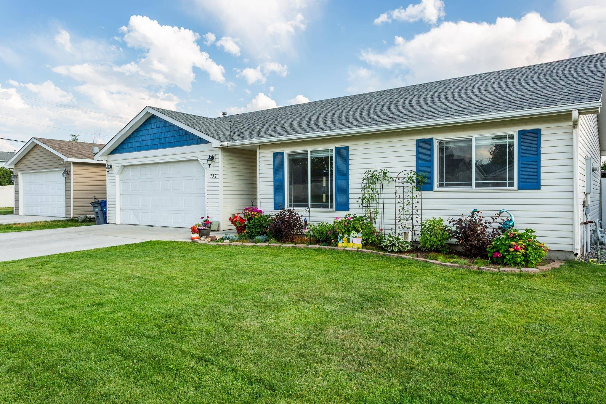 732 E Carrie Dr, Medical Lake, WA 99022