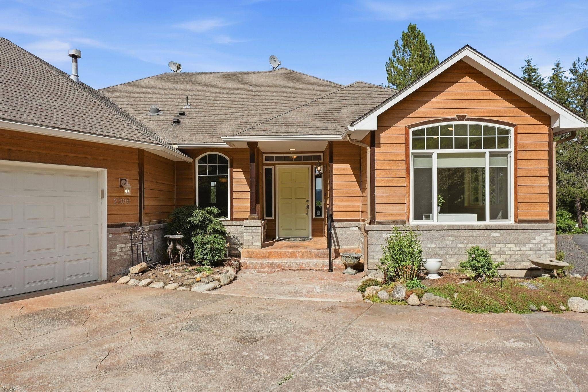 23815 E Winter Pine Ln, Newman Lake, WA 99025
