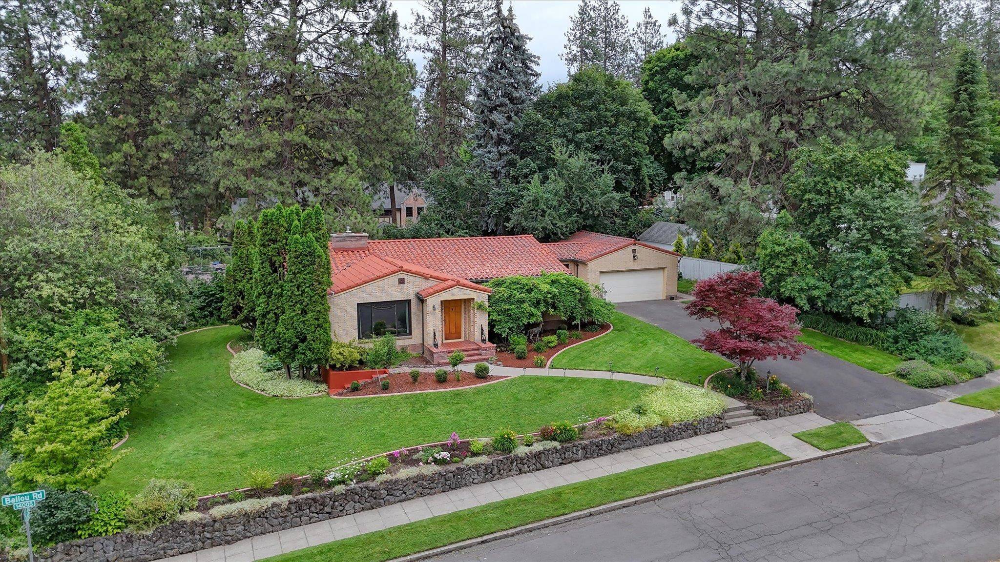1407 S Ballou Rd, Spokane, WA 99203