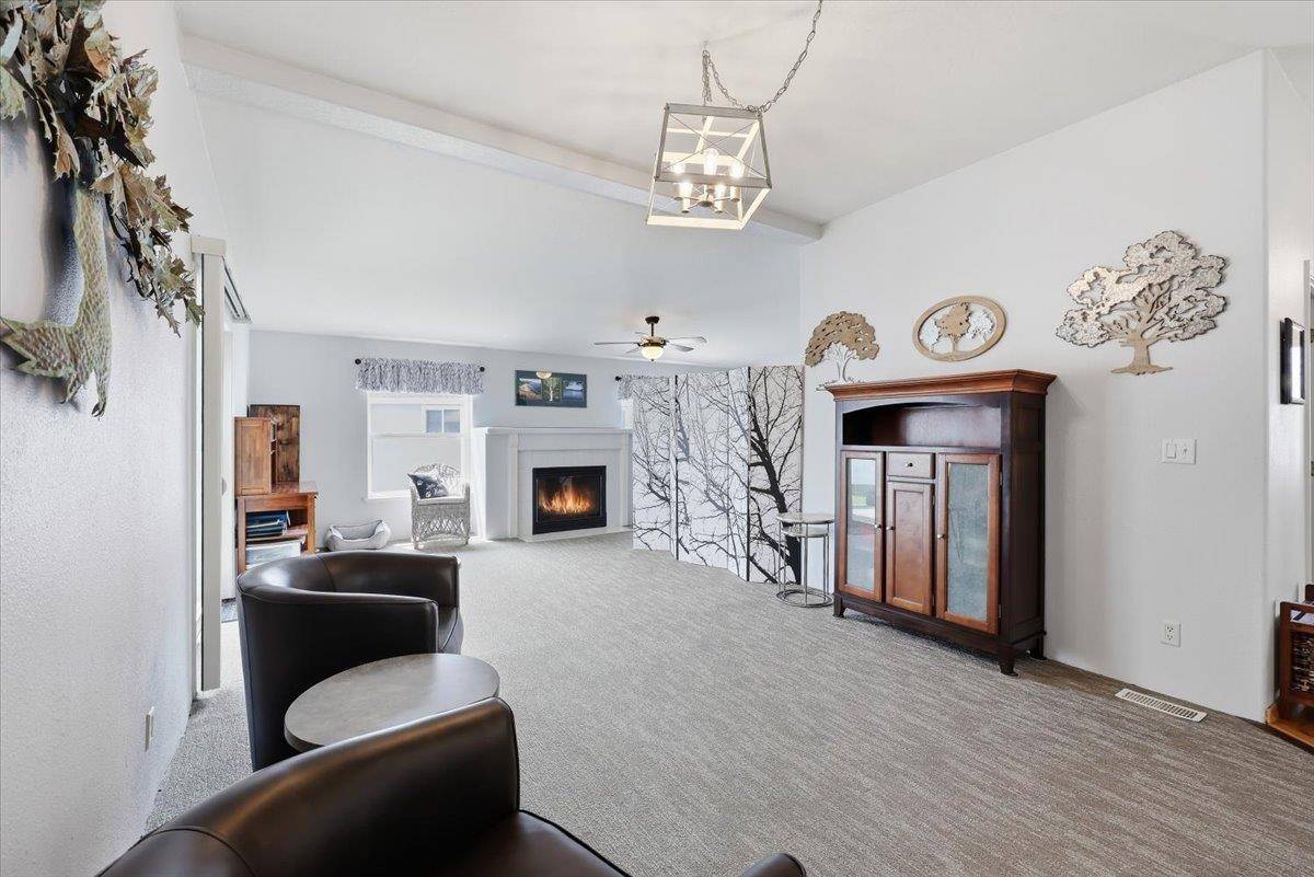 4411 S Sunny Creek Dr, Spokane, WA 99224
