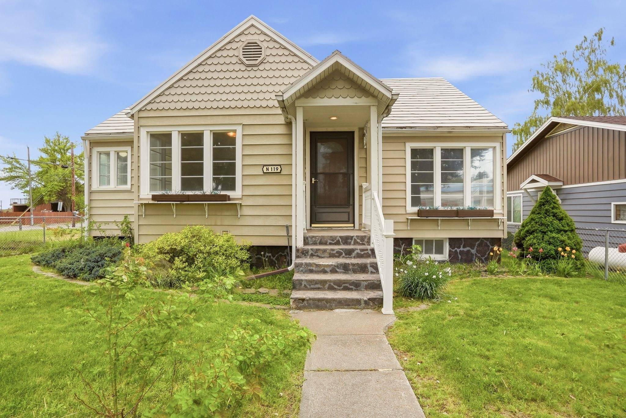 119 N Leslie St, Tekoa, WA 99033