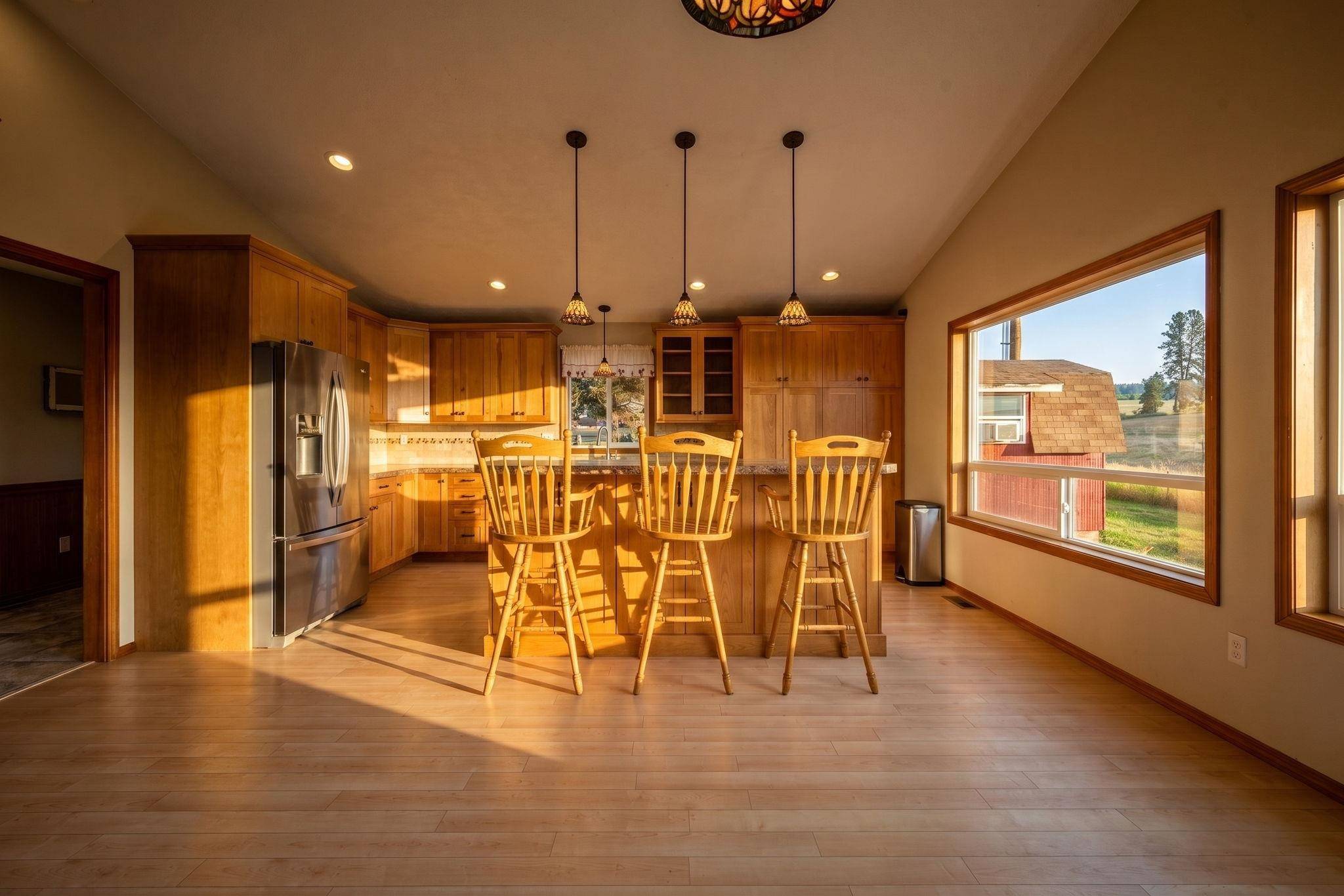 8511 E Hamilton Rd, Chattaroy, WA 99003
