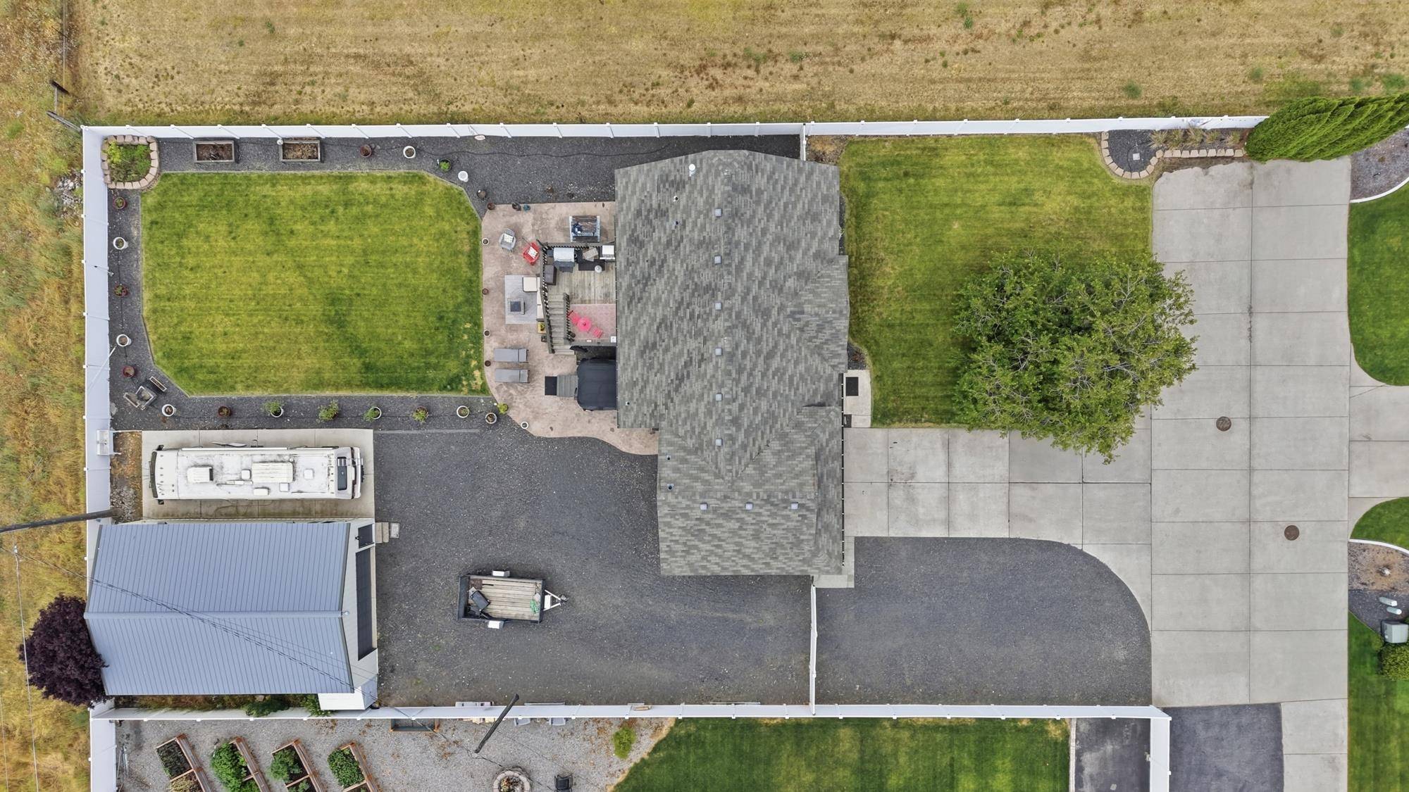 604 S McMillan Rd, Greenacres, WA 99016