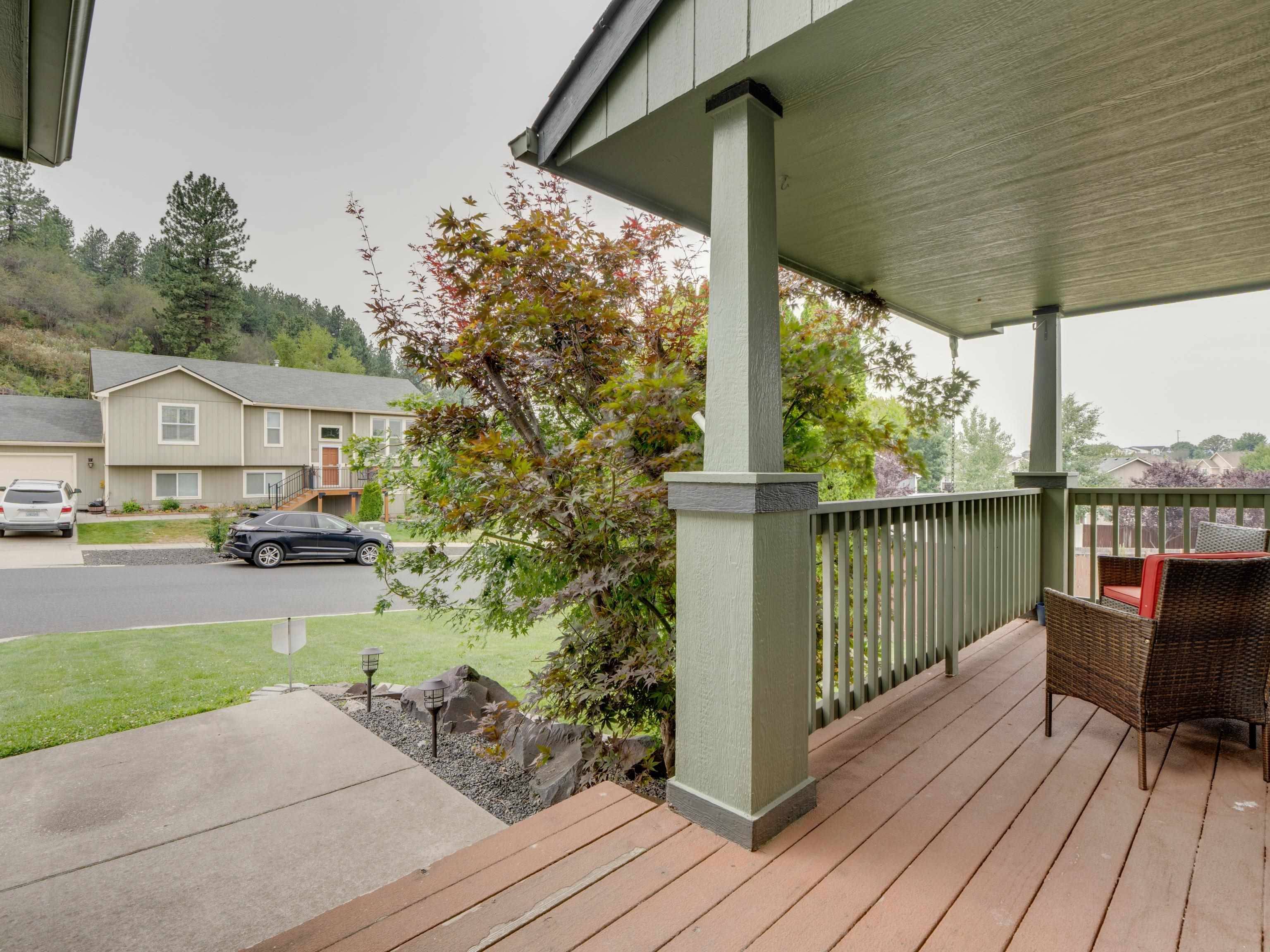 18105 E Crescent Dr, Greenacres, WA 99016