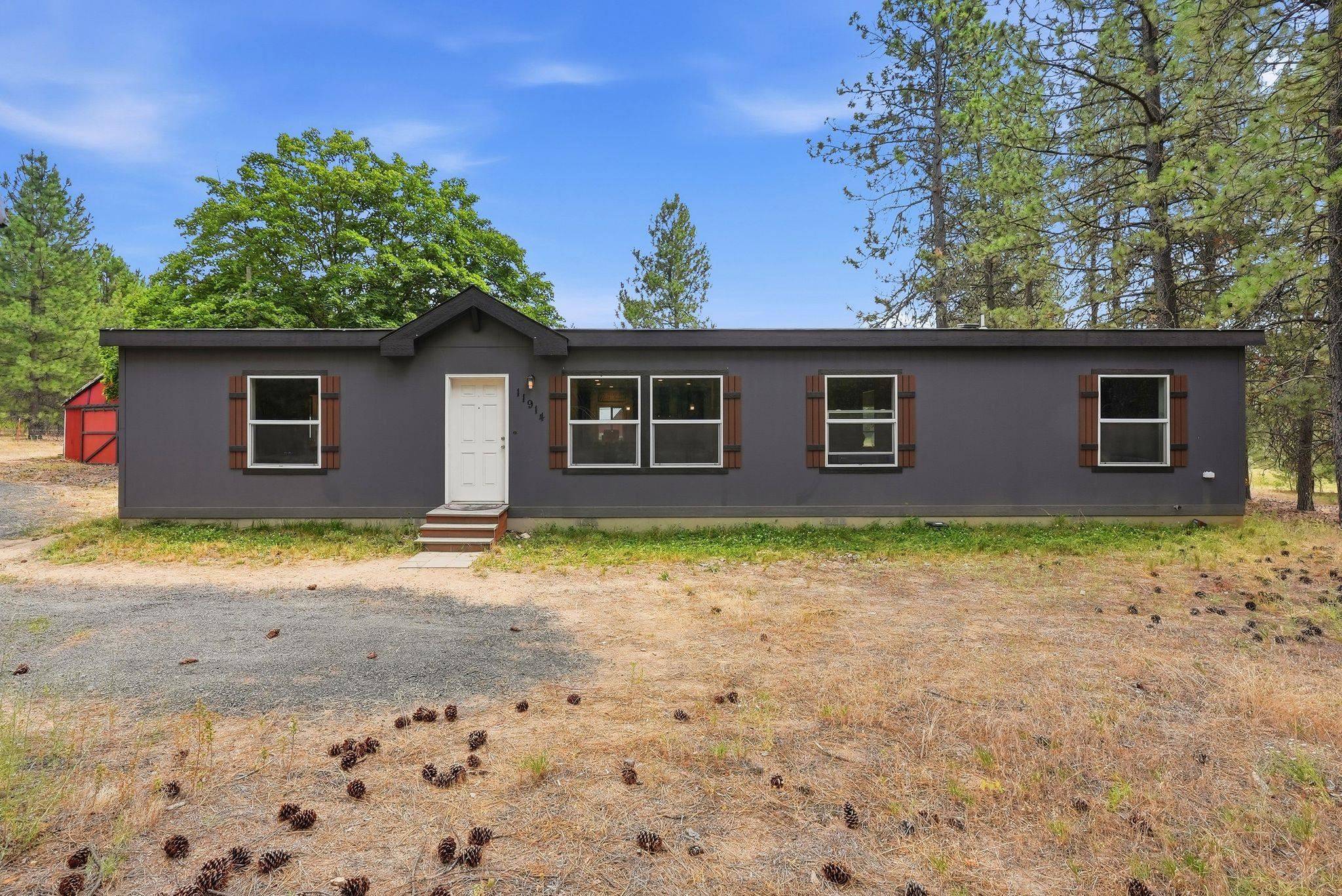 11914 E Laurel Rd, Elk, WA 99009