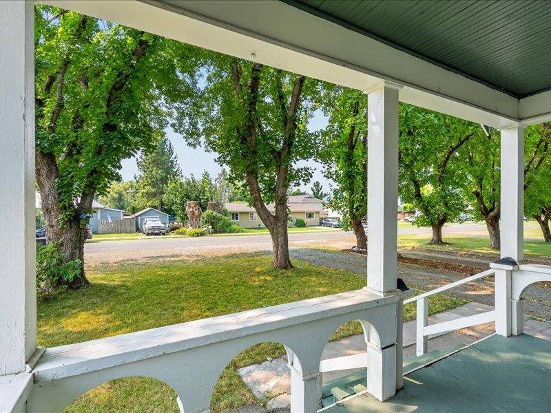 910 W MAIN Ave, Chewelah, WA 99109